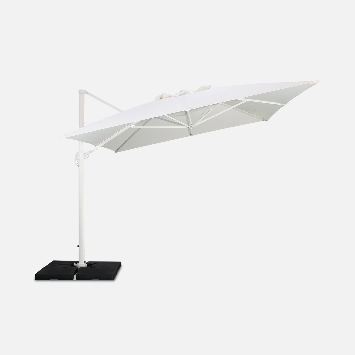 Parasol déporté rectangulaire 3x4m haut de gamme - St. Jean de Luz - Blanc - Parasol excentré inclinable, rabattable et rotatif à 360°. Photo6 Parasol déporté rectangulaire 3x4m haut de gamme - St. Jean de Luz - Blanc - Parasol excentré inclinable, rabattable et rotatif à 360°. Photo6