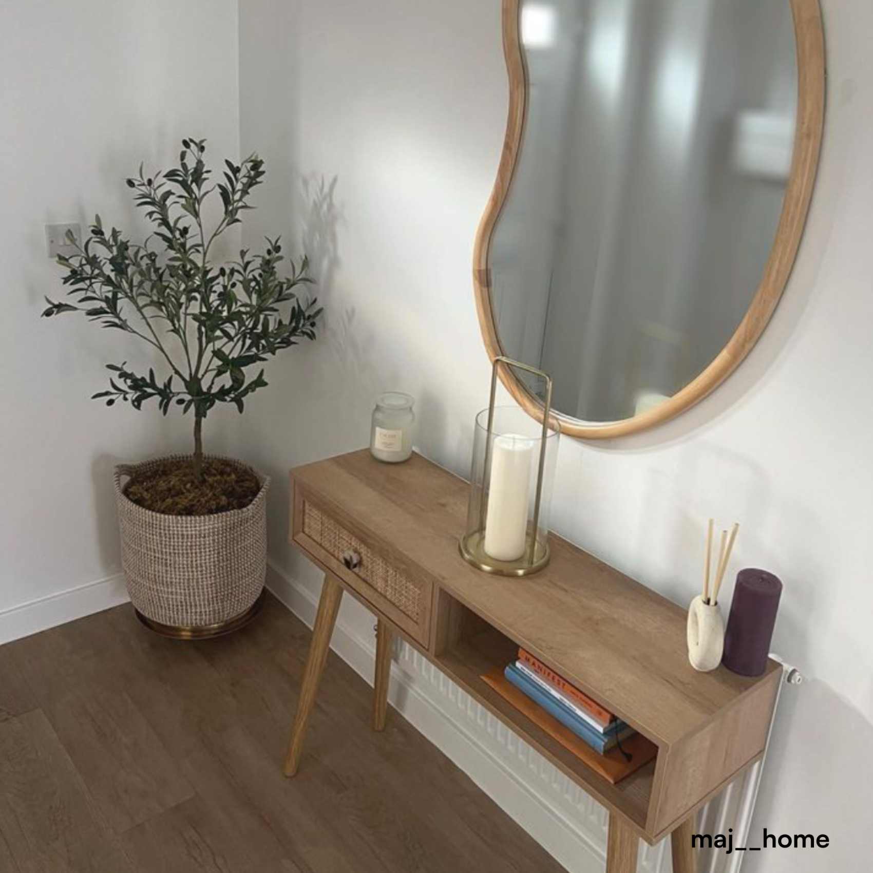 Console Design Scandinave Effet Frêne - Longueur 110 Cm, Avec étagère, Style épuré Et Pieds Fins, Pour Salon Ou Entrée - 12