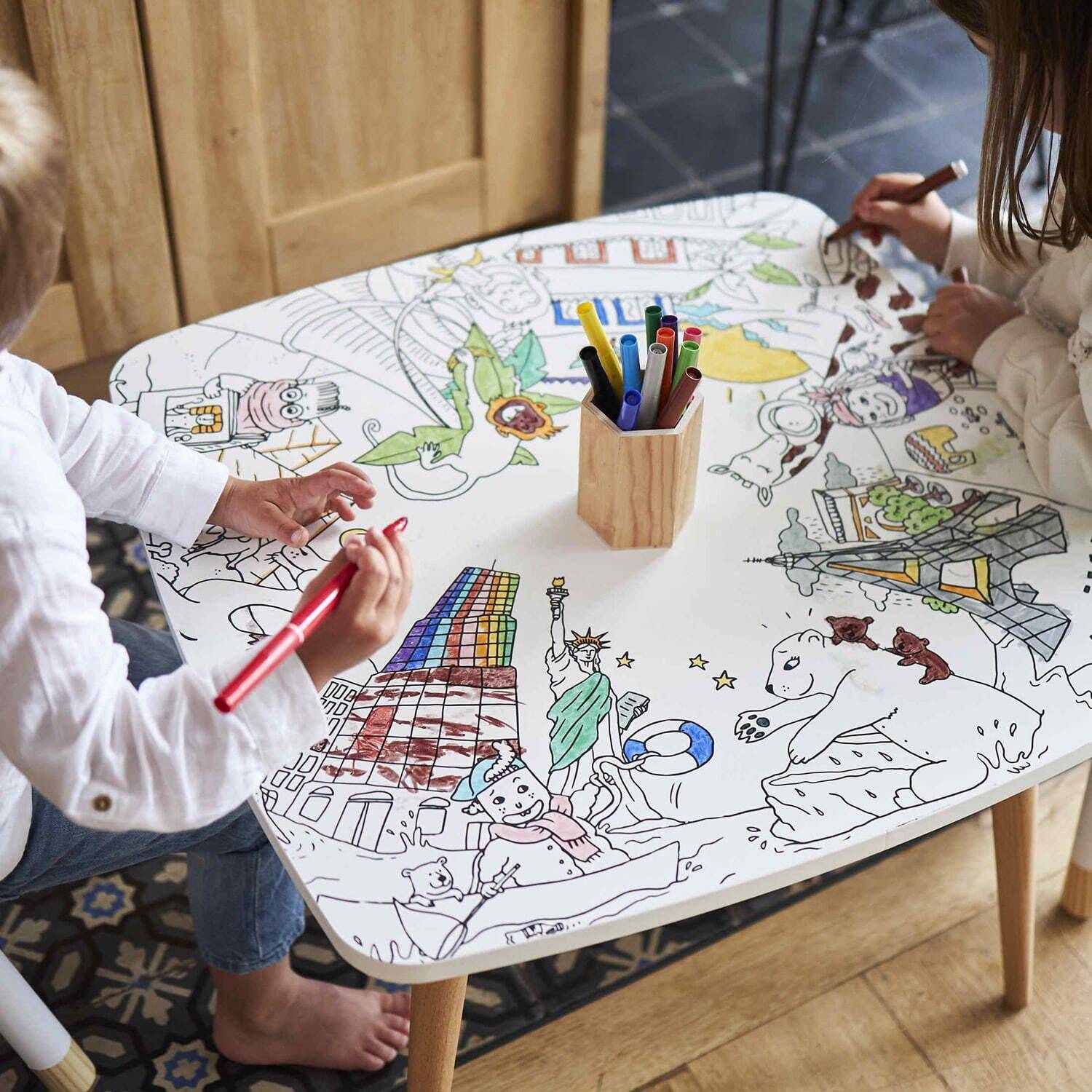 Tavolo da colorare per bambini Le voyage formidable - Made in Europe, cancellabile, 60x60cm, gambe rotonde in legno, pennarelli in dotazione,sweeek,Photo1