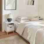 Twee witte nachtkastjes met dennenhouten poten, Floki, 40x39x52cm, 1 lade en 1 opbergvak Photo2