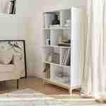 Witte boekenkast, Scandinavisch design, asymmetrische plank - Floki - dennenhouten poten, 4 planken, 8 vakken, 80x30x138cm   Photo2