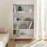 Witte boekenkast, Scandinavisch design, asymmetrische plank - Floki - dennenhouten poten, 4 planken, 8 vakken, 80x30x138cm   Photo1