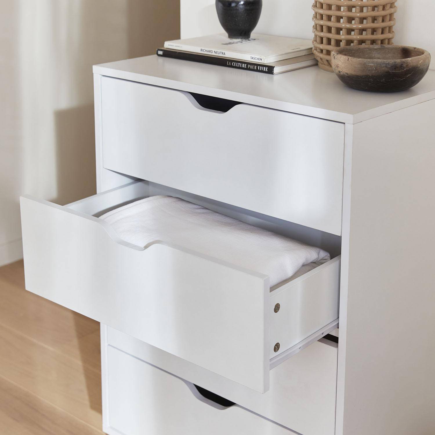 Commode blanche scandinave - Floki - pieds en bois de sapin, 4 tiroirs, 60x40x90cm ,sweeek,Photo2