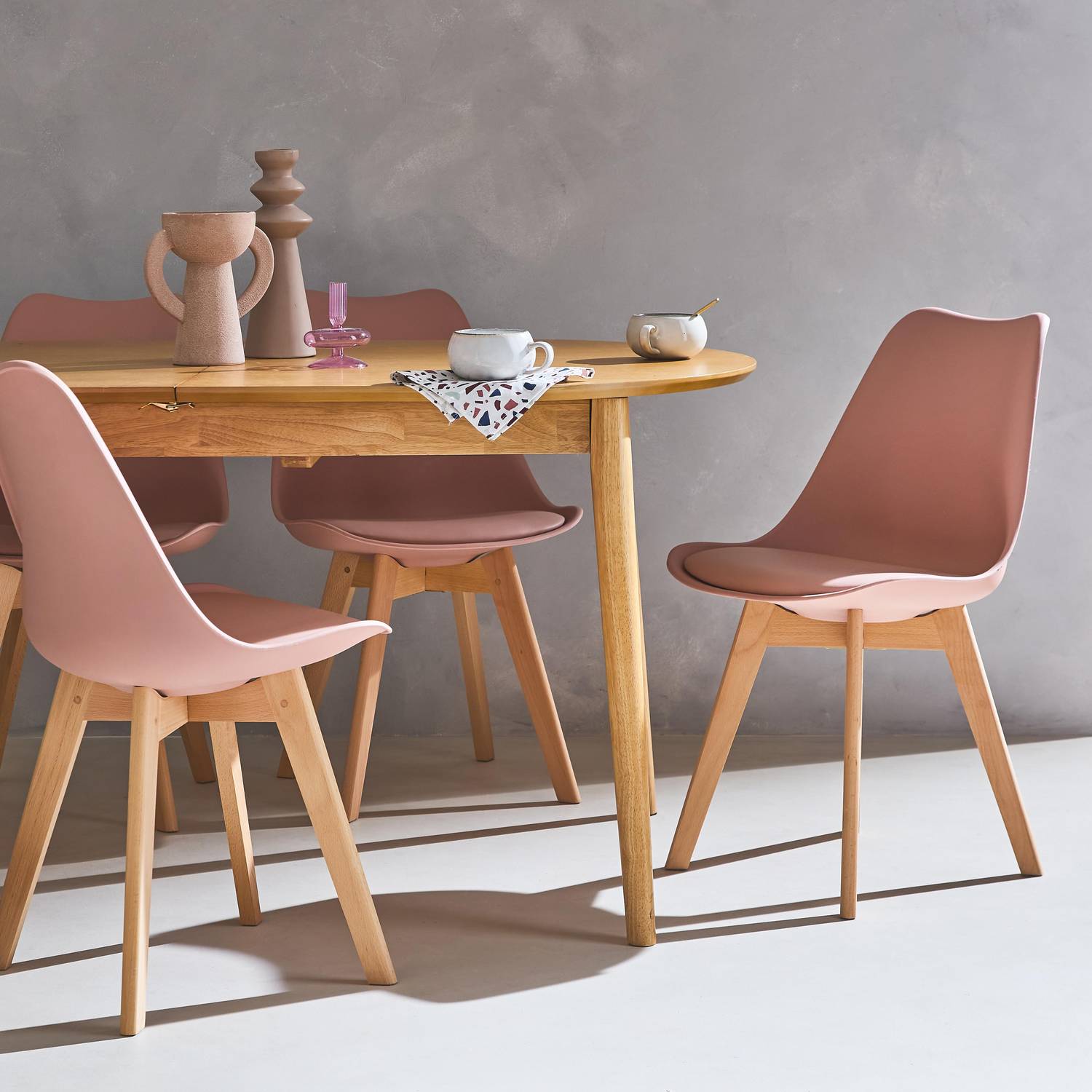 Conjunto de 4 cadeiras escandinavas, pernas em madeira de faia, 1 lugar, cor-de-rosa antigo Photo1