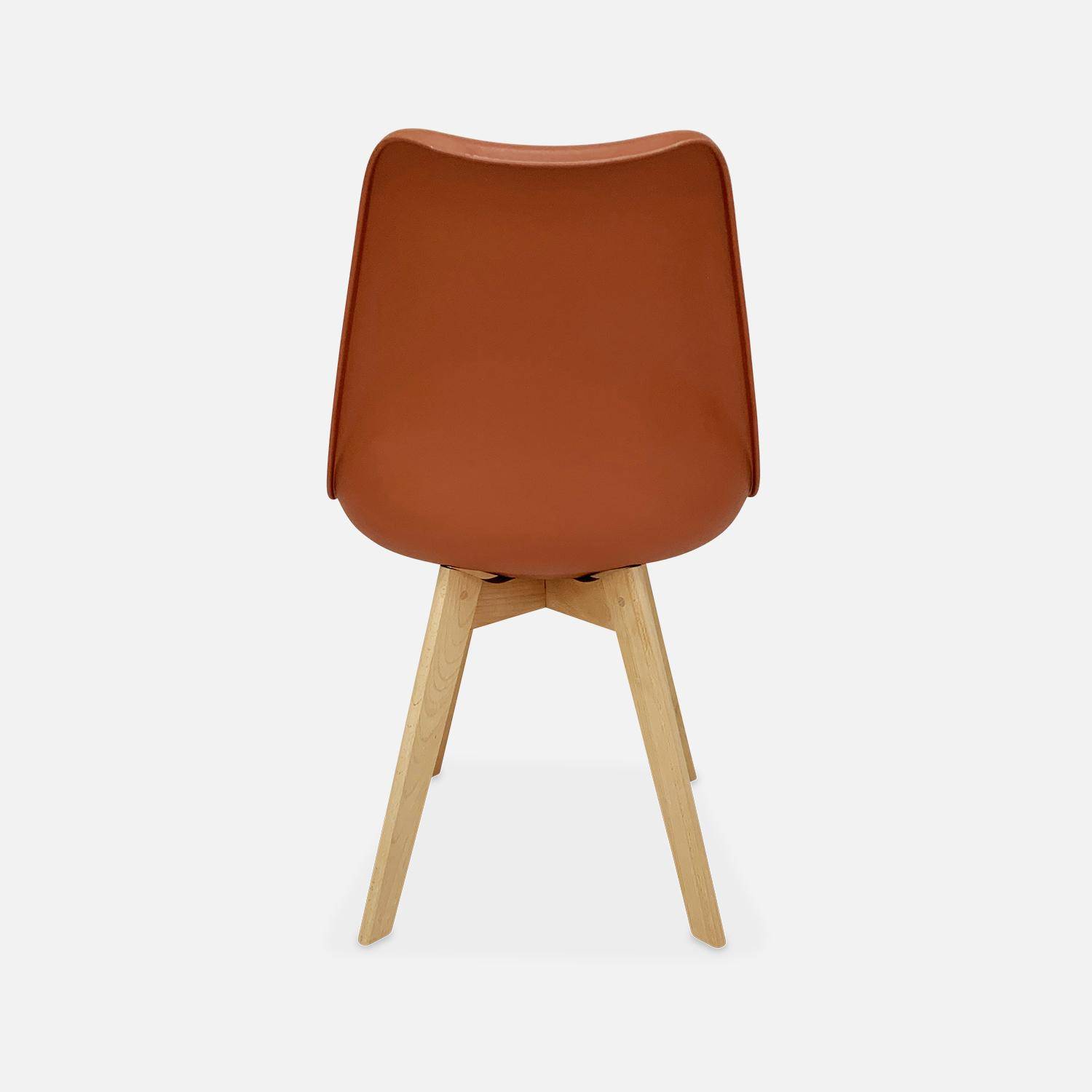 Conjunto de 4 sillas escandinavas, patas de madera de haya, asientos individuales, terracota,sweeek,Photo7