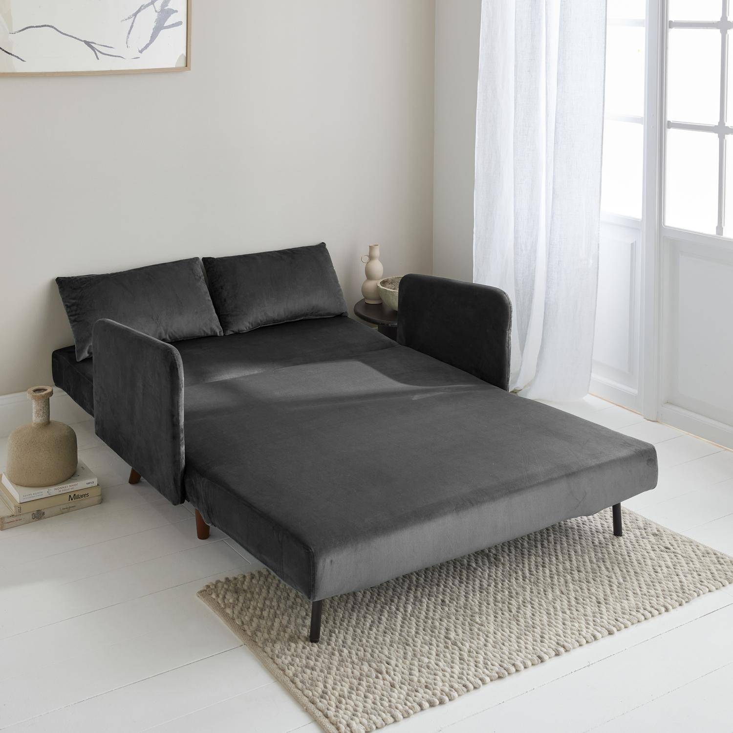 2-Sitzer-Sofa mit dunkelgrauem Samtbezug - Schlaffunktion - skandinavisch, Holzfüße, verstellbare Rückenlehne - Panam,sweeek,Photo2