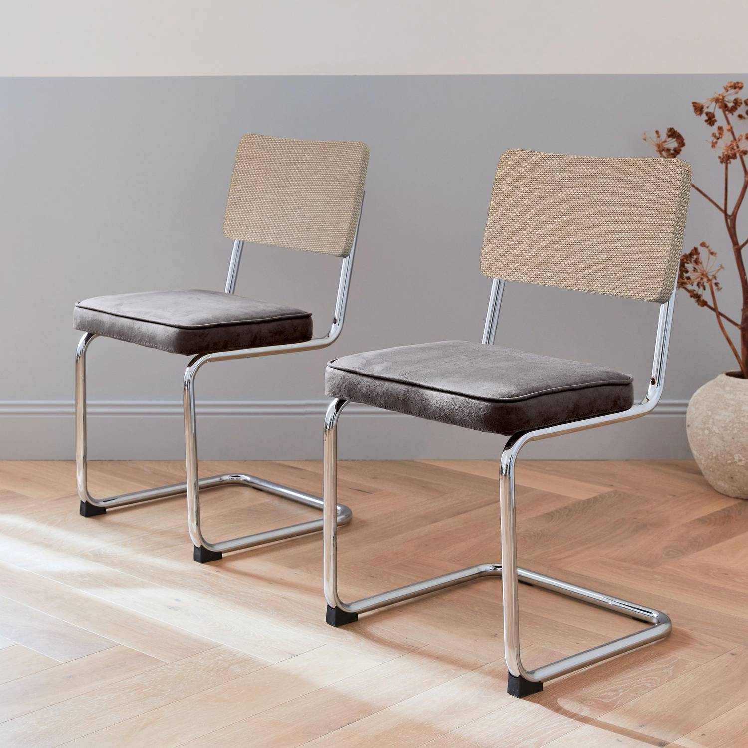 2 cadeiras cantilever - Maja - tecido preto e resina com efeito de vime, 46 x 54,5 x 84,5 cm Photo1