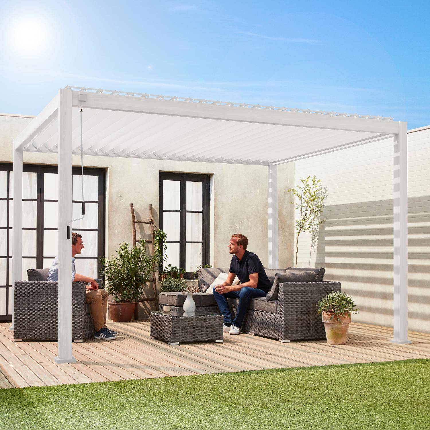 Bioklimatische Pergola mit Lamellendach weiß Triomphe 3x4m Photo1