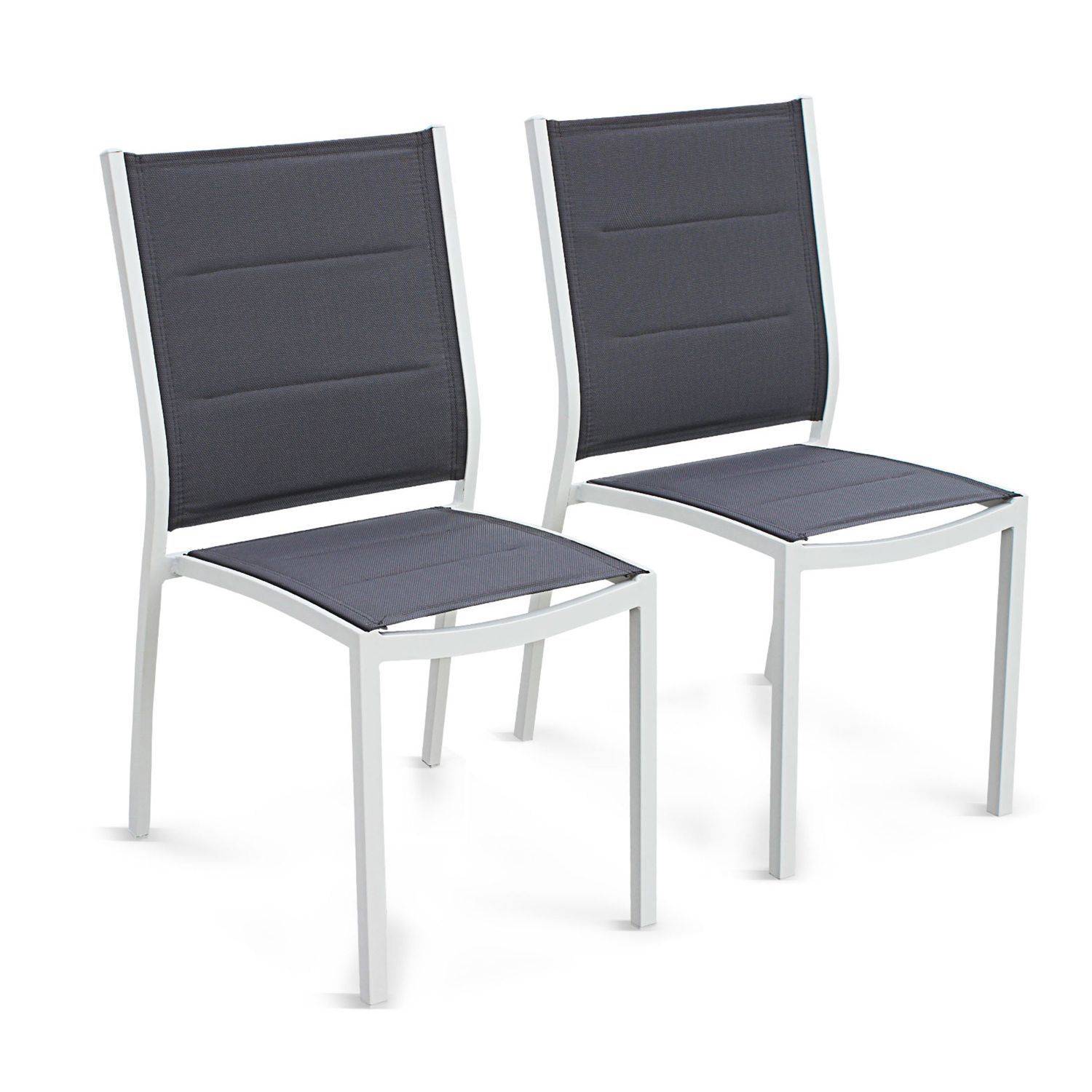 Chicago set, 1 tafel met een verlengstuk,  2 fauteuils, 6 stoelen uit aluminium en textileen Photo6