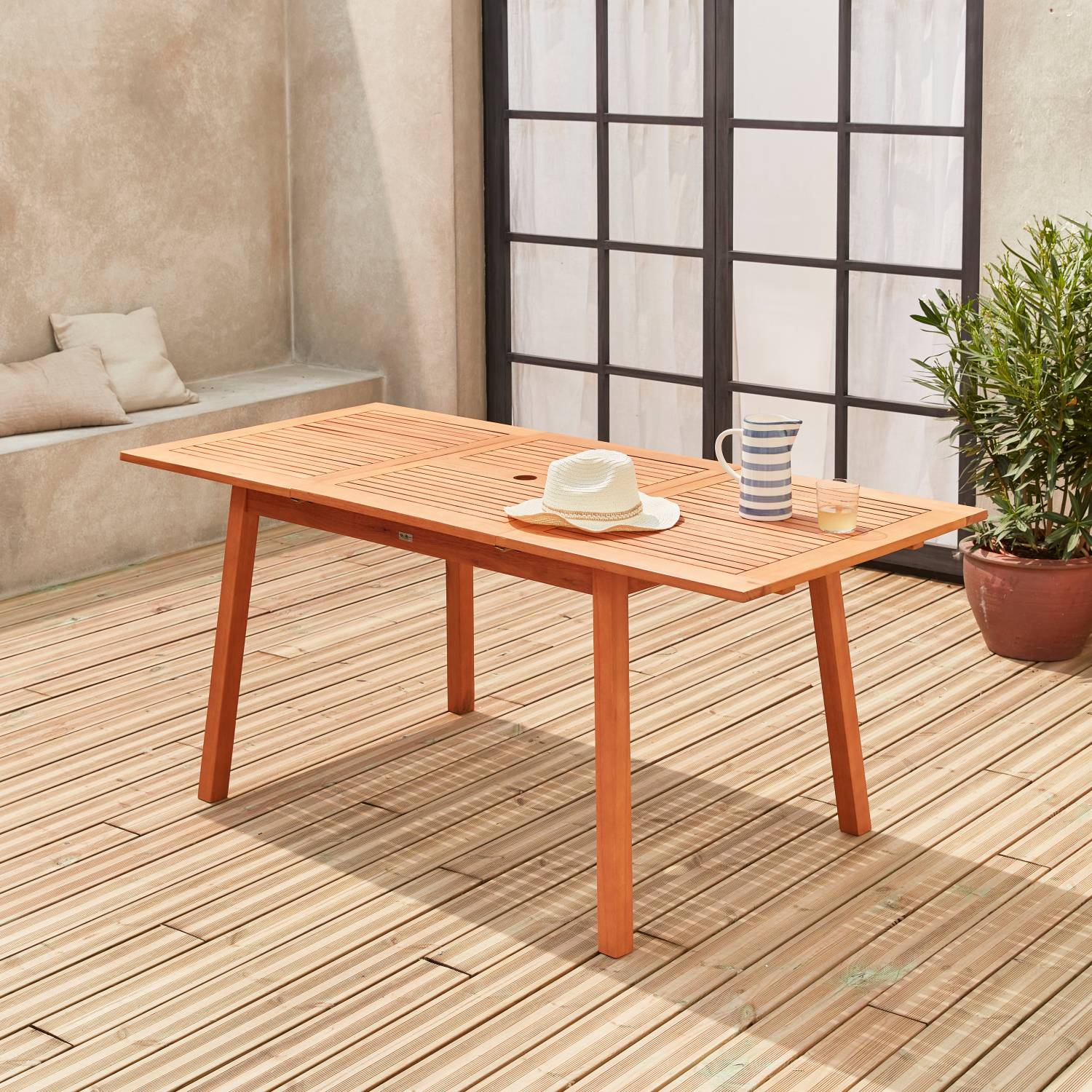 8 to 10-seater extendable wooden garden table, Natural | sweeek