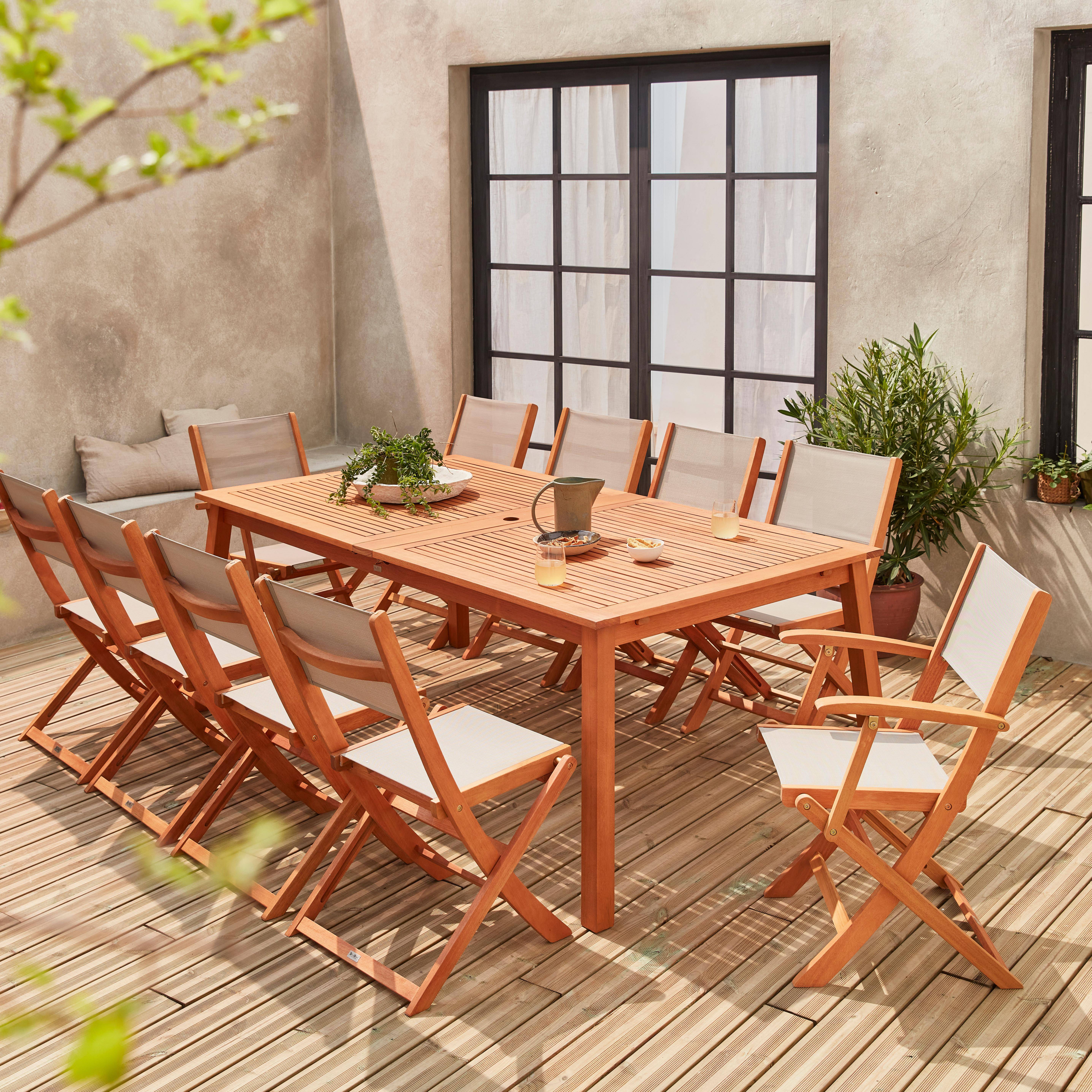 Ausziehbare Gartenmöbel aus Holz - Almeria Tisch 200/250/300cm mit 2 Verlängerungen, 2 Sesseln und 8 Stühlen, aus geöltem FSC Eukalyptusholz und taupgrau Textilene,sweeek,Photo2