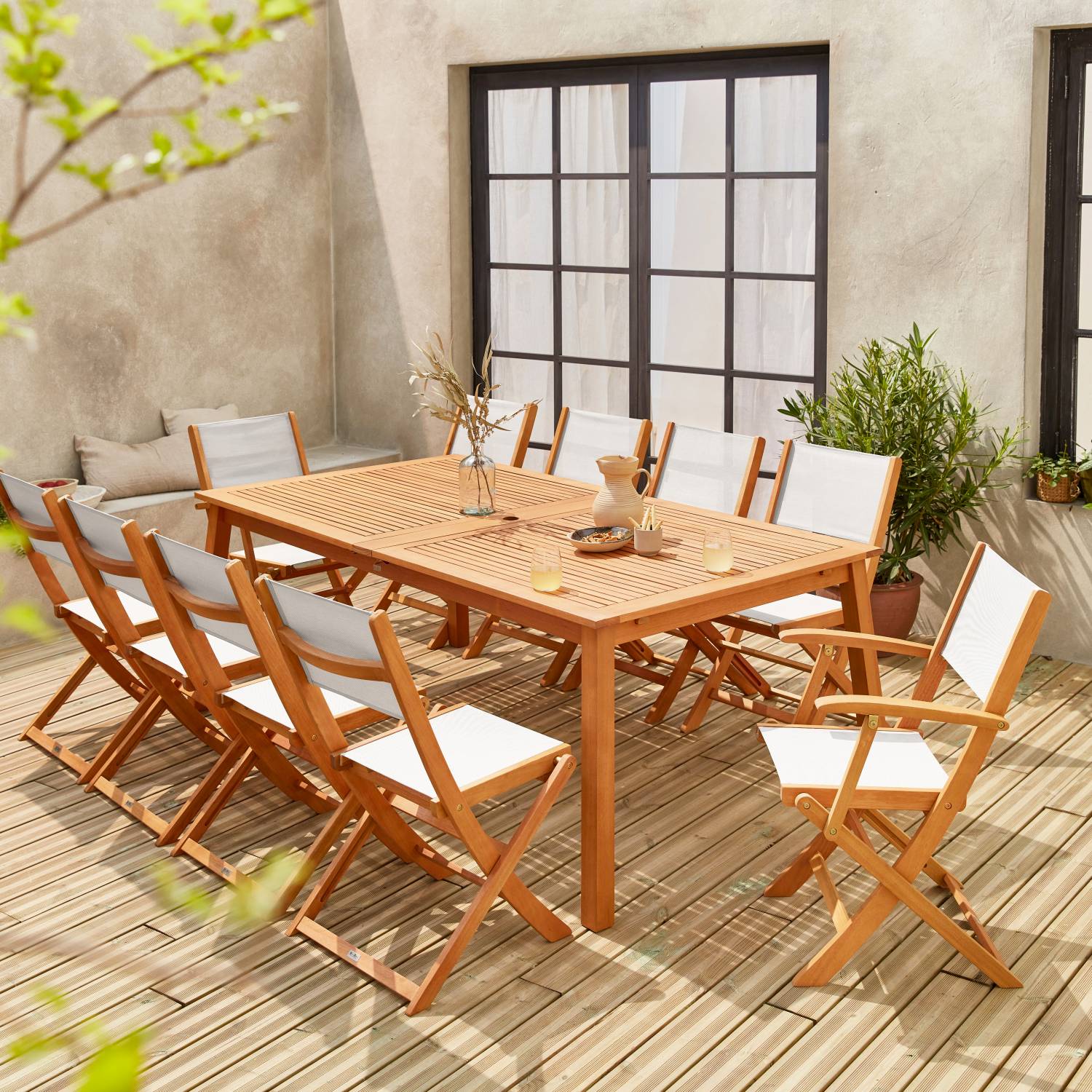 Salotto da giardino estensible in legno - Almeria - con 2 prolunghe, 2 poltrone e 8 sedie, eucalipto/textilene | sweeek