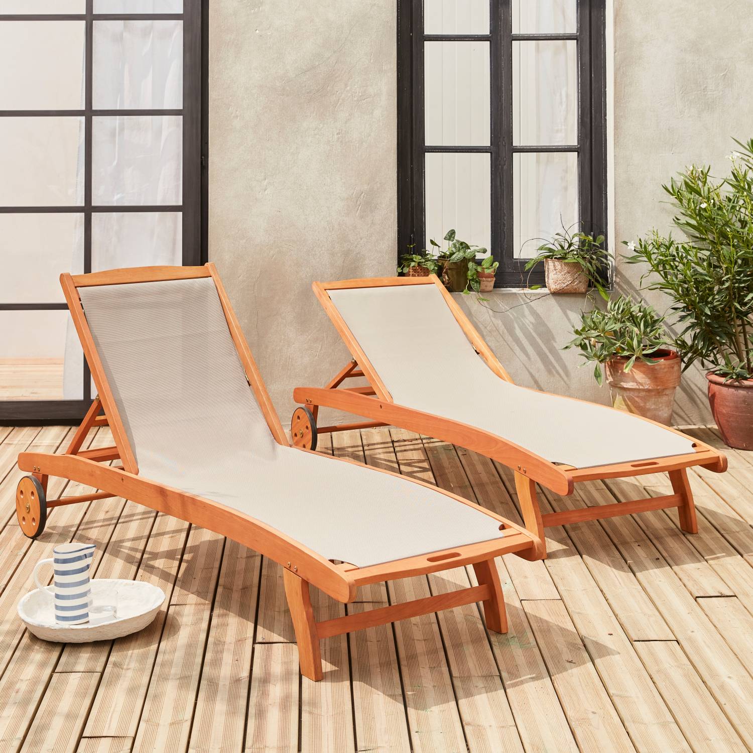 Ensemble de 2 bains de soleil en bois Marbella, transats en eucalyptus FSC huilé et textilène gris taupe | sweeek