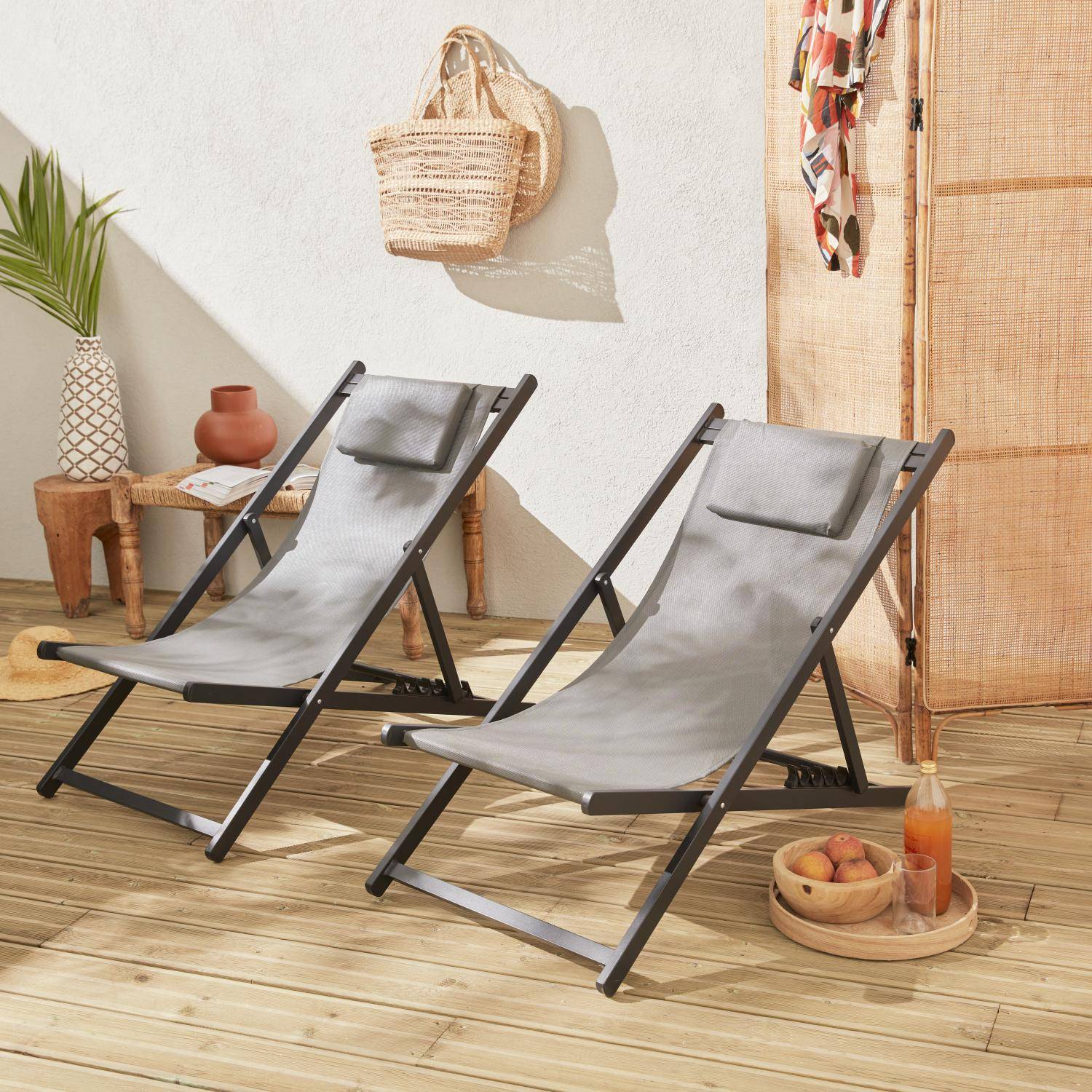 Lot de 2 bains de soleil - Gaia gris - Transat en aluminium gris anthracite et textilene gris avec coussin repose tête, chilienne Photo1
