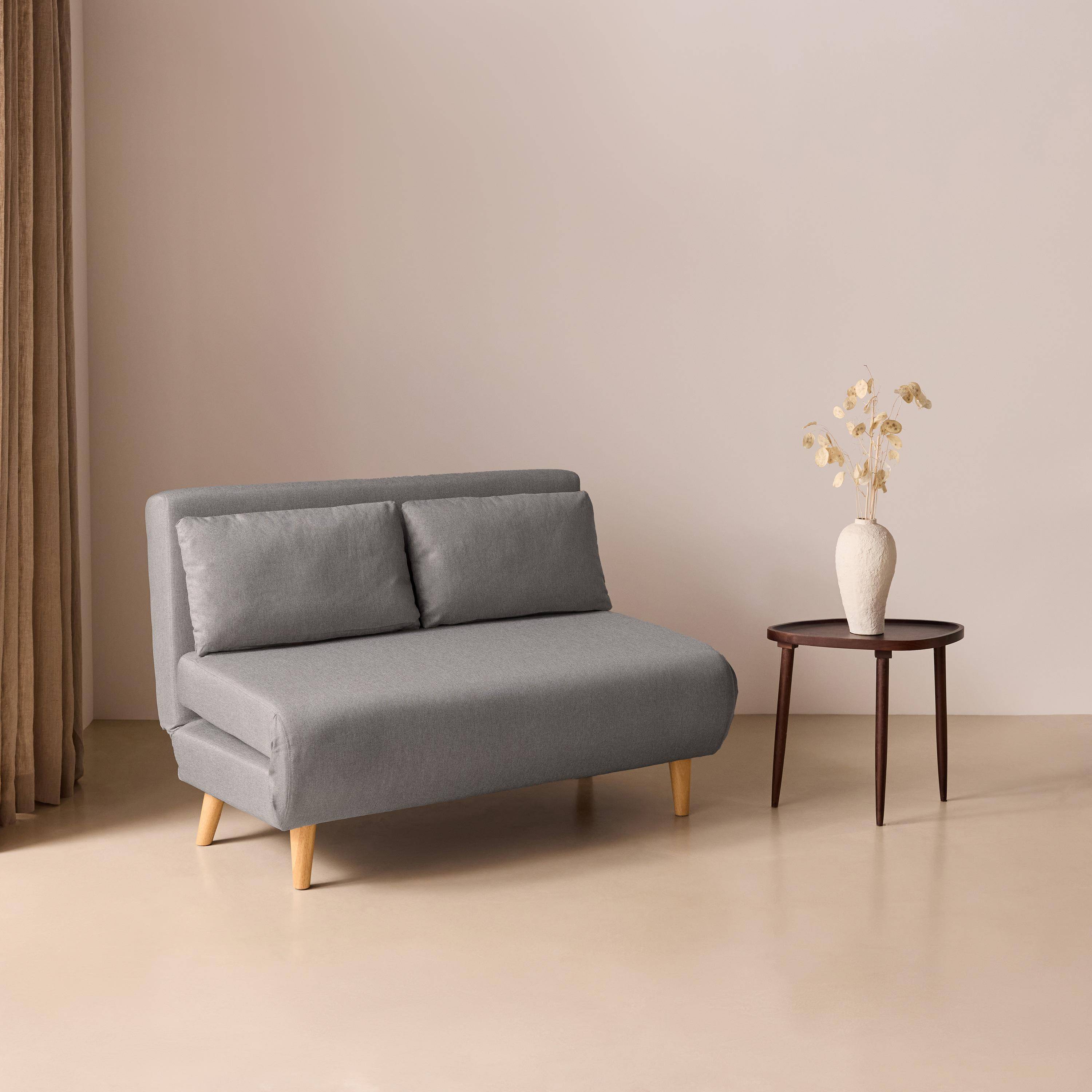 Canapé convertible en tissu - Guesta - 2 places scandinave, pieds bois foncé, gris clair, banquette, dossier inclinable Photo2