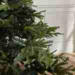 Sapin de Noël artificiel de 210cm - Rimbey - aiguilles mixtes, aspect réaliste, pied inclus Photo2