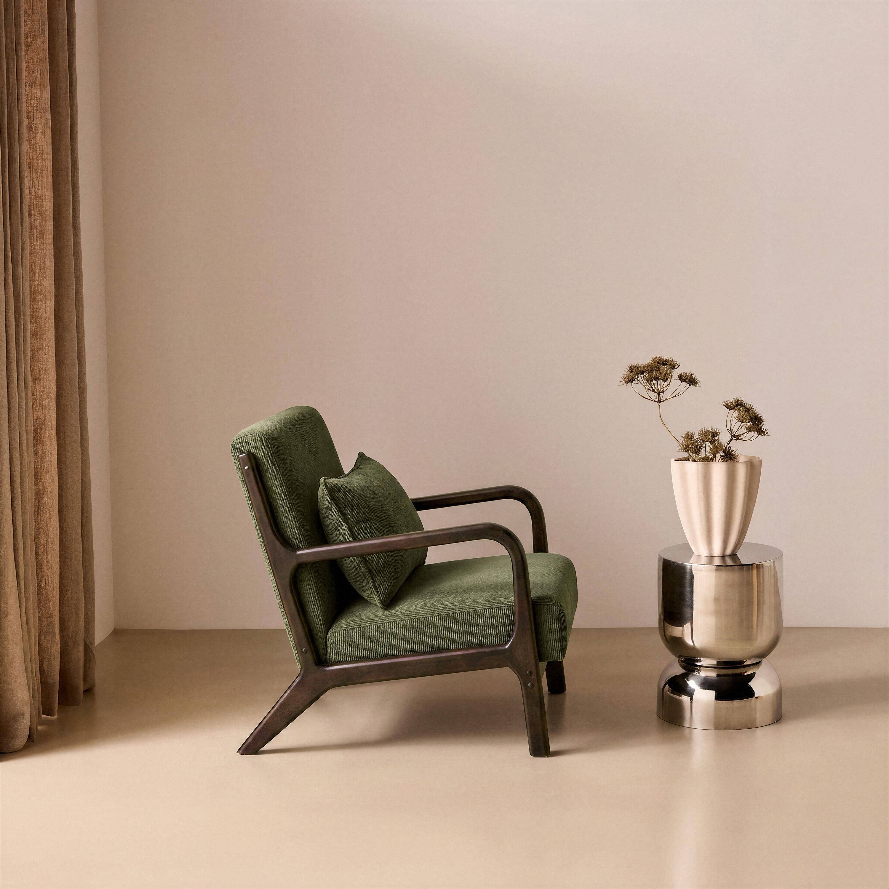 Scandinavische fauteuil met wengé-kleurig hout en corduroy groen - Lorens,sweeek,Photo2
