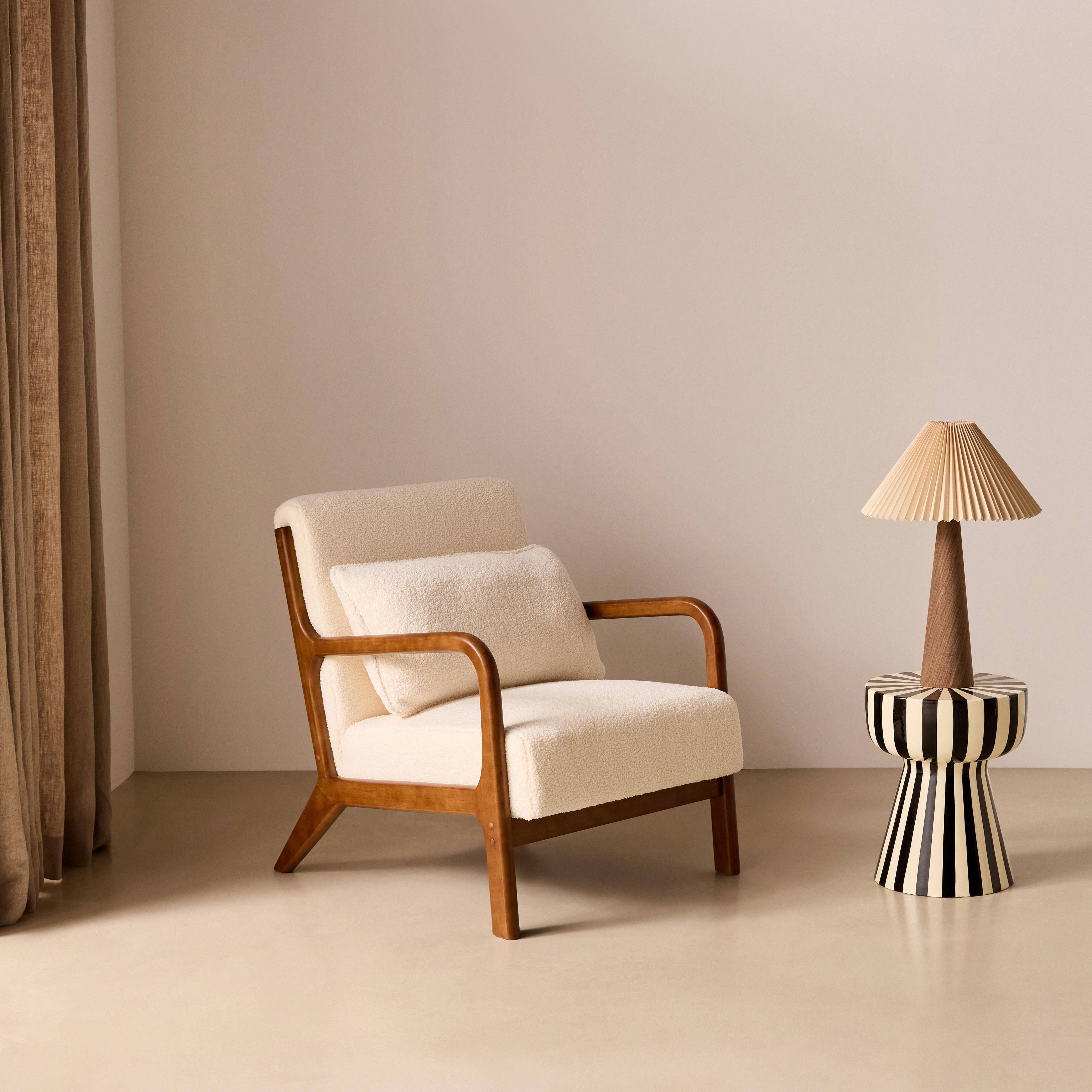 Scandinavische fauteuil met walnootkleurig hout en bouclé crème - Lorens Photo1