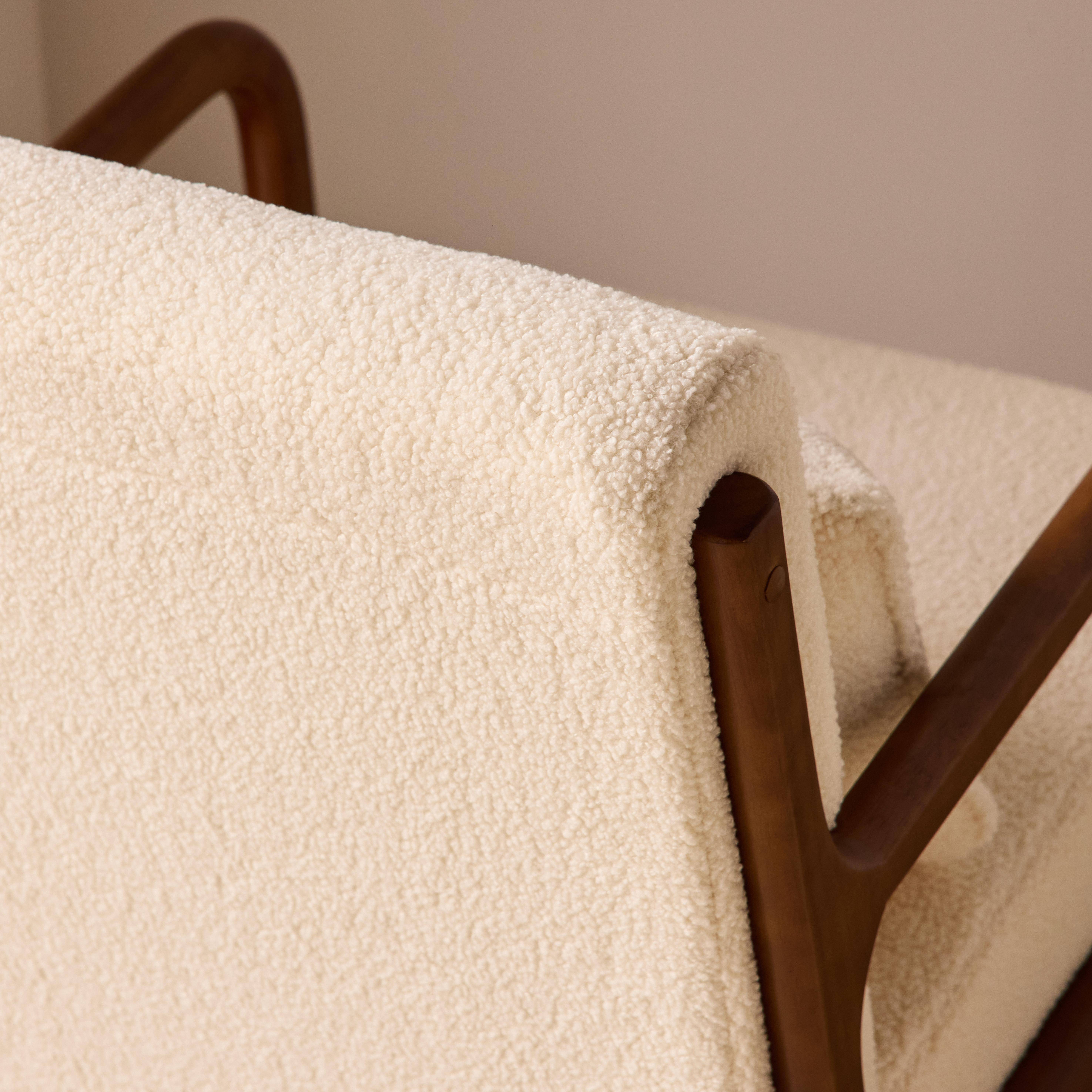 Poltrona scandinava in tessuto bouclé e legno di gomma scuro Crema - 65x80x79 cm,sweeek,Photo4