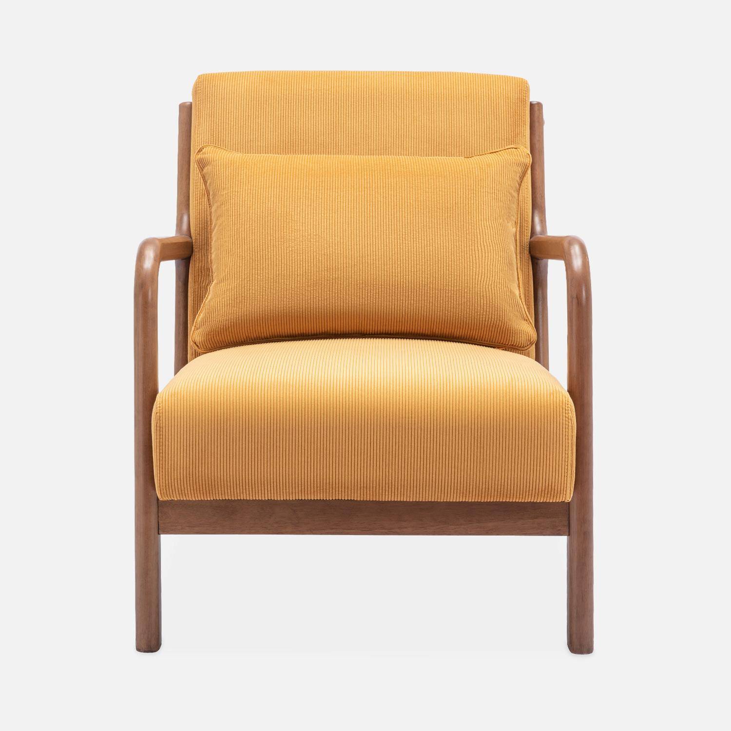Fauteuil style scandinave en hévéa et velours camel Sixty | Maisons du Monde