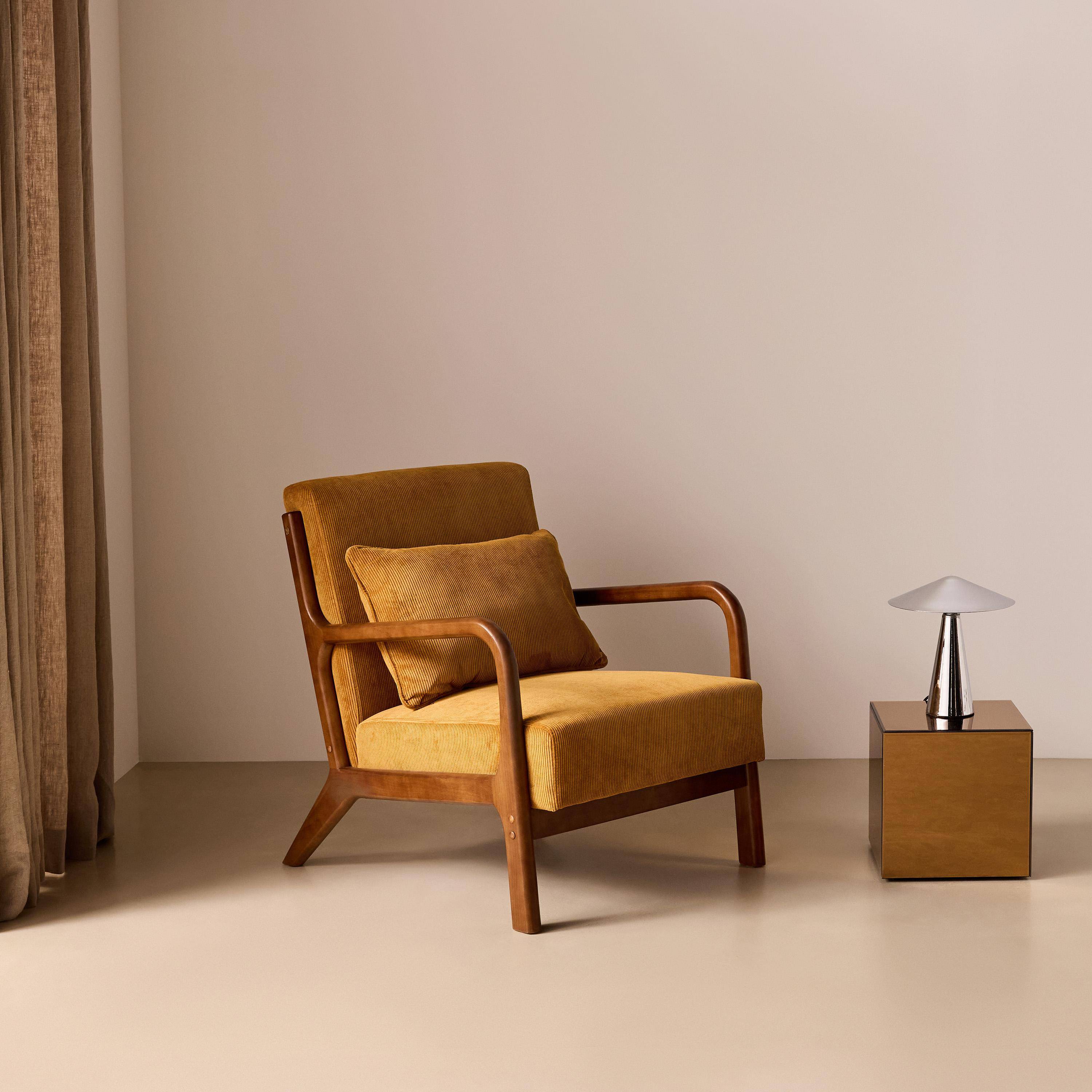 Scandinavische fauteuil met walnootkleurig hout en corduroy oker - Lorens Photo1