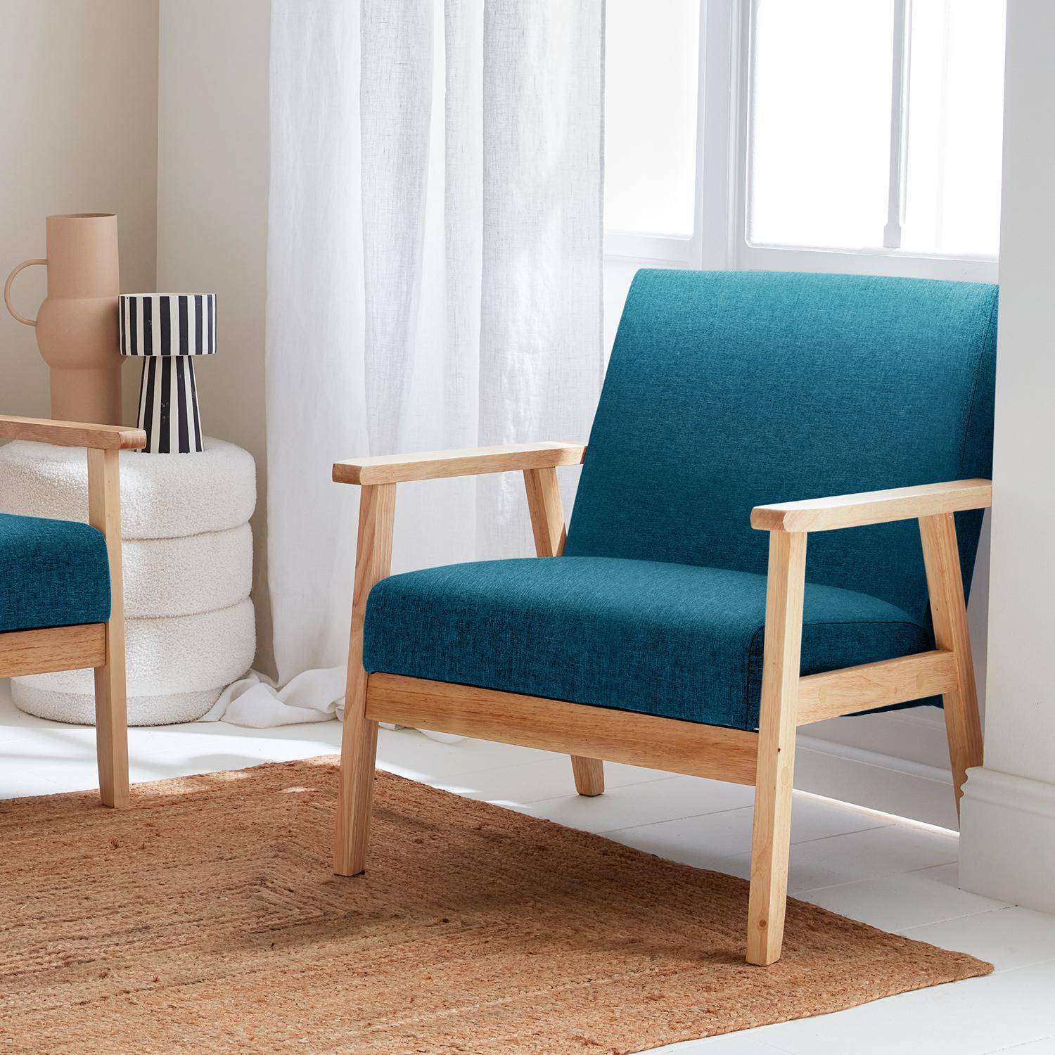 Scandinavische fauteuil van hout en petroleumblauwe stof, B 64 x D 69,5 x H 73cm,sweeek,Photo1