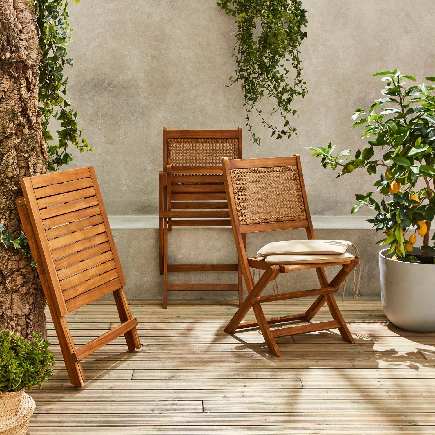 Set Bistrò Da Giardino Avolio - 2 Sedie E Tavolino Pieghevoli In Acciaio E Legno Effetto Teak, Stile Retrò