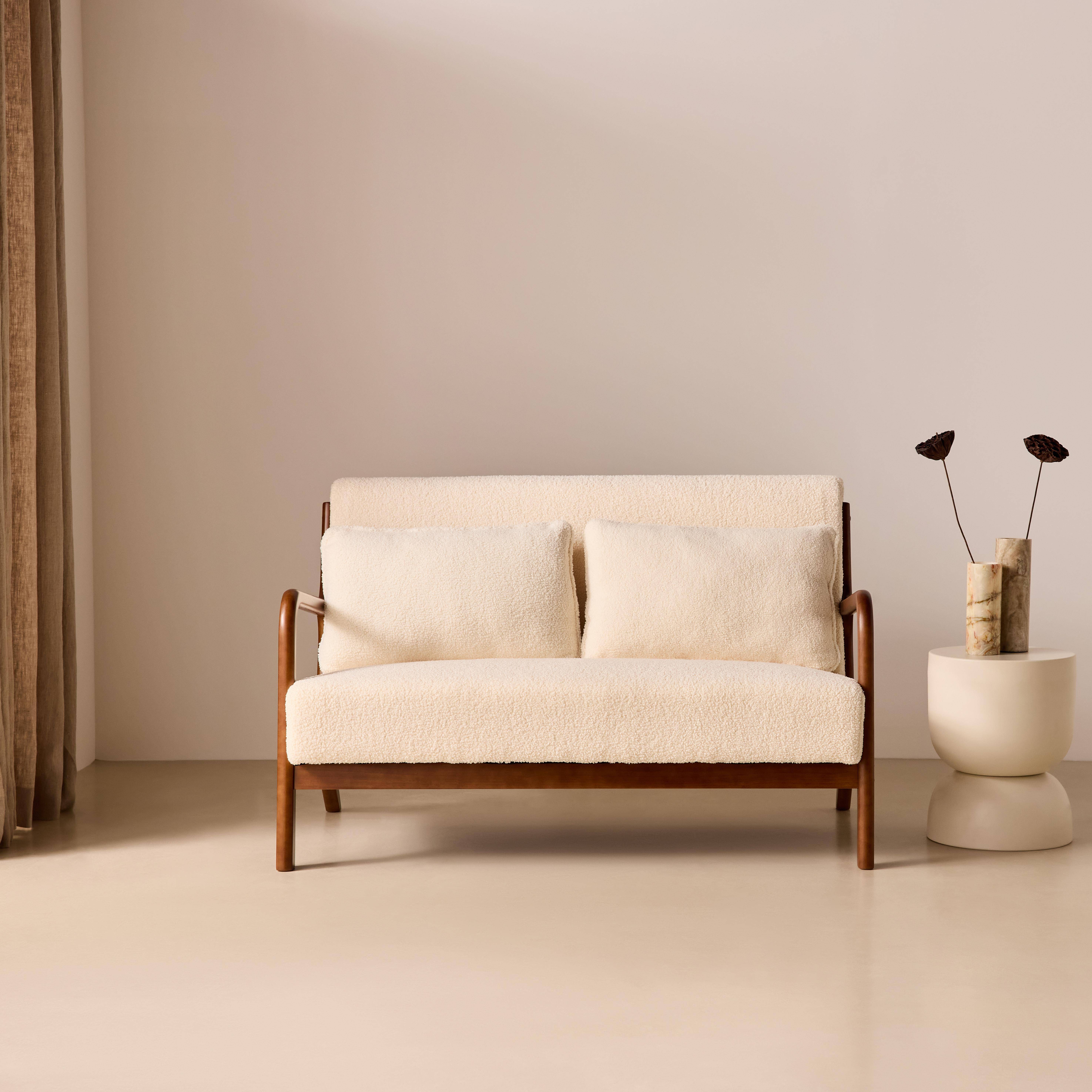 Divano in tessuto bouclé con gambe in legno tinto noce chiaro, 2 posti Crema - 124x83x77 cm Photo1