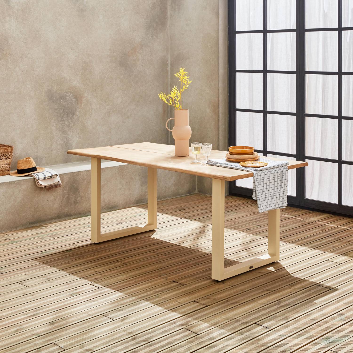 Table intérieur / extérieur en bois 180cm, 6 places, bois d'acacia et structure en acier ivoire Photo1