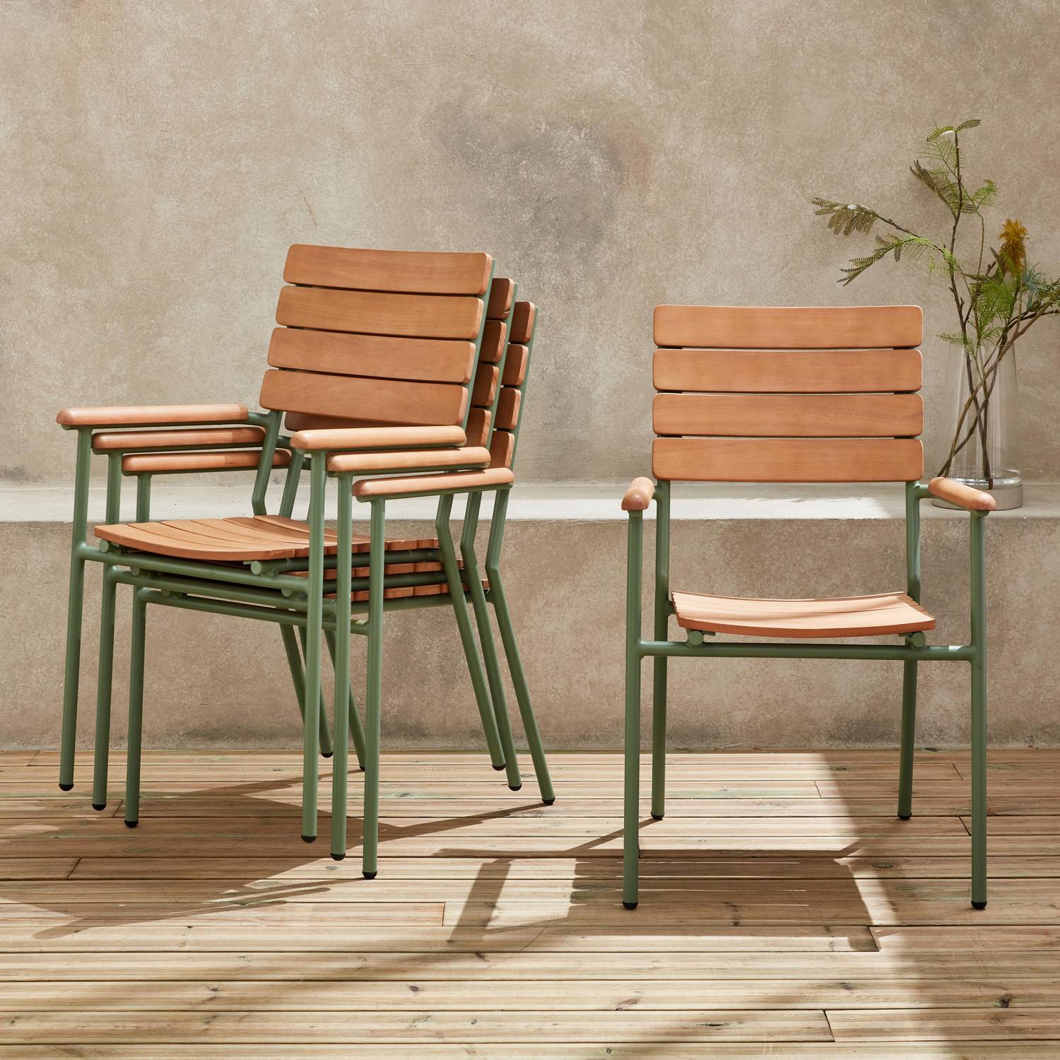 Lot de 4 chaises de jardin eucalyptus et aluminium vert d'eau, chaises empilables  Photo2