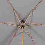 Parasol droit rond gris Ø293cm mât central en aluminium imitation bois, orientable et manivelle d'ouverture Photo7