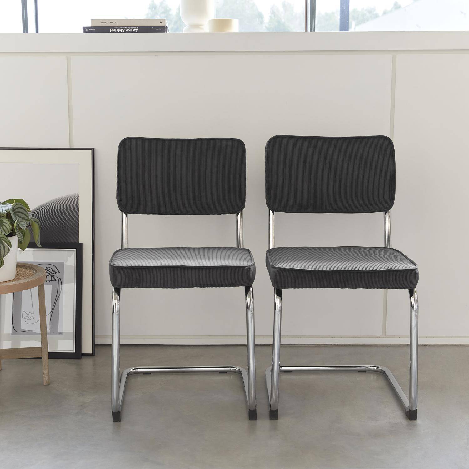 Lot de 2 chaises cantilever velours côtelé gris foncé  L46 x P54,5x H84,5cm Photo1