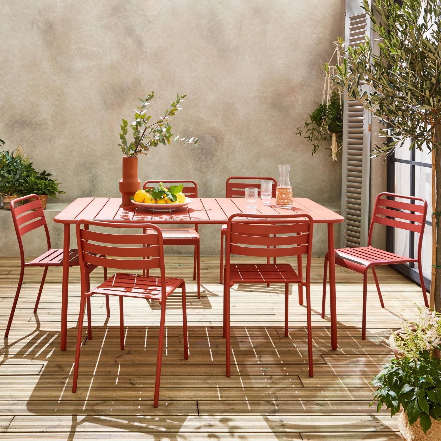 Amélia terracotta metalen tuintafel + 6 stoelen, roestvrij behandeld, latten en afgeronde hoeken Photo1