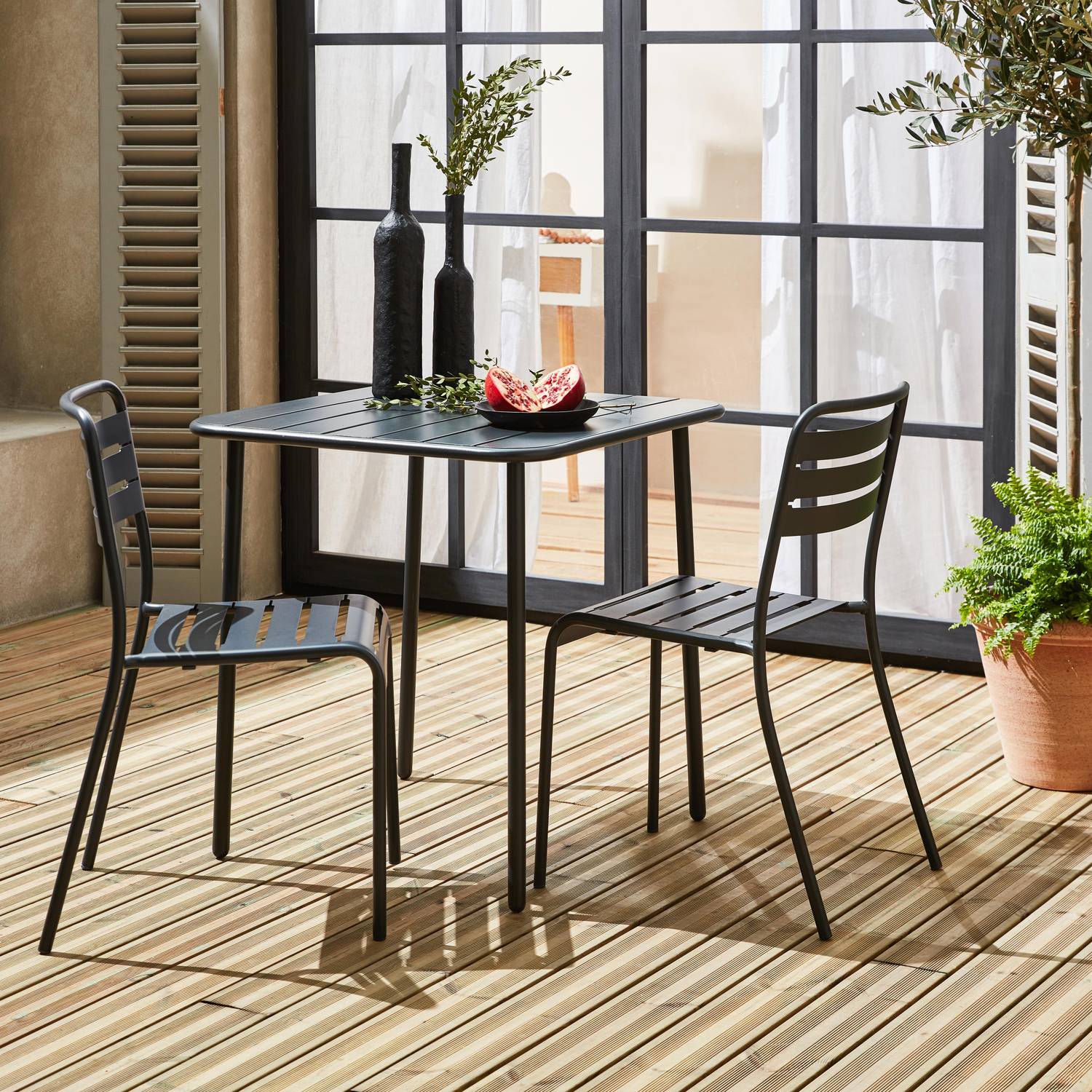 Table de jardin métal anthracite Amélia avec 2 chaises, lattes et bords arrondis, traitement antirouille  Photo1