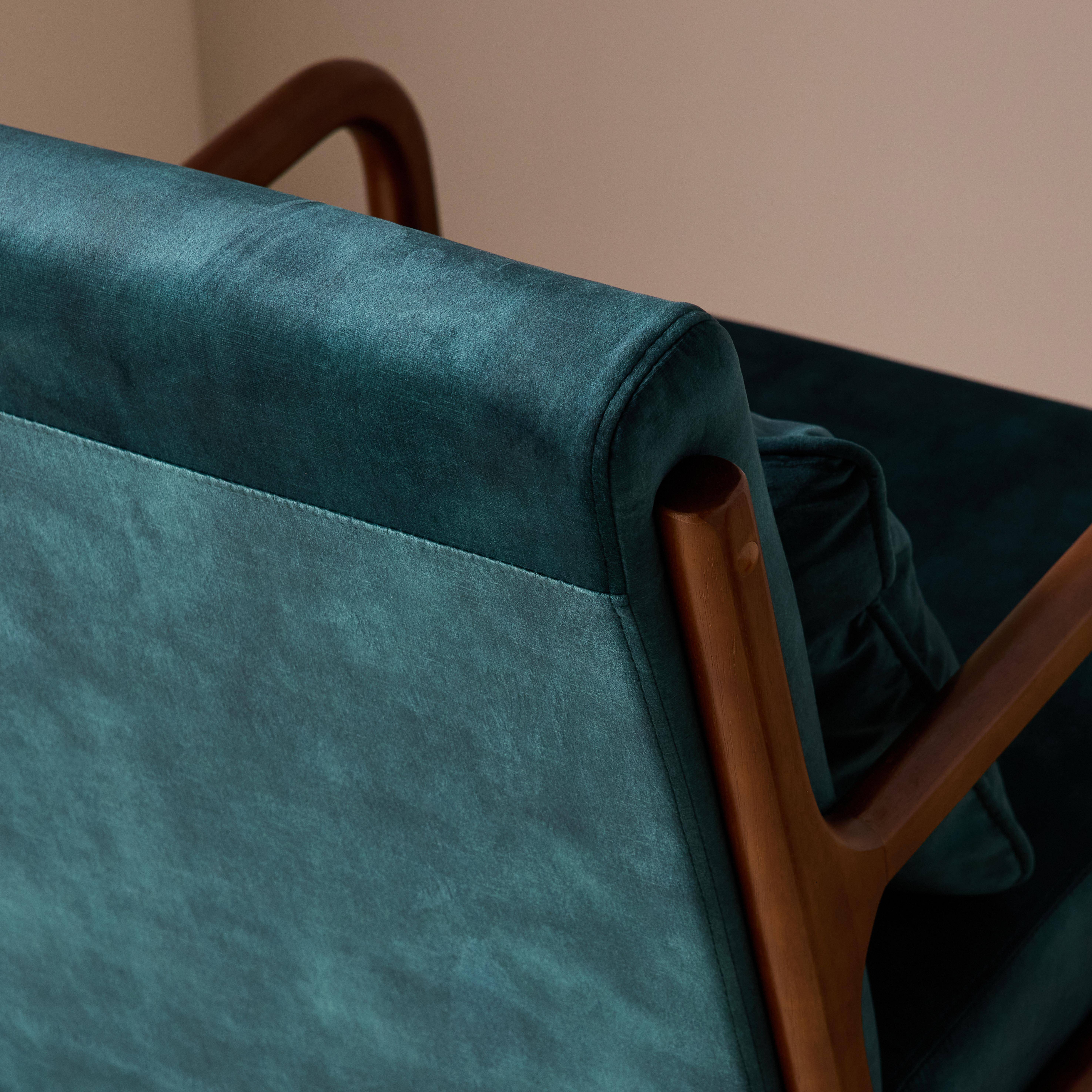 Scandinavische fauteuil met walnootkleurig hout en fluweel eendblauw - Lorens,sweeek,Photo4