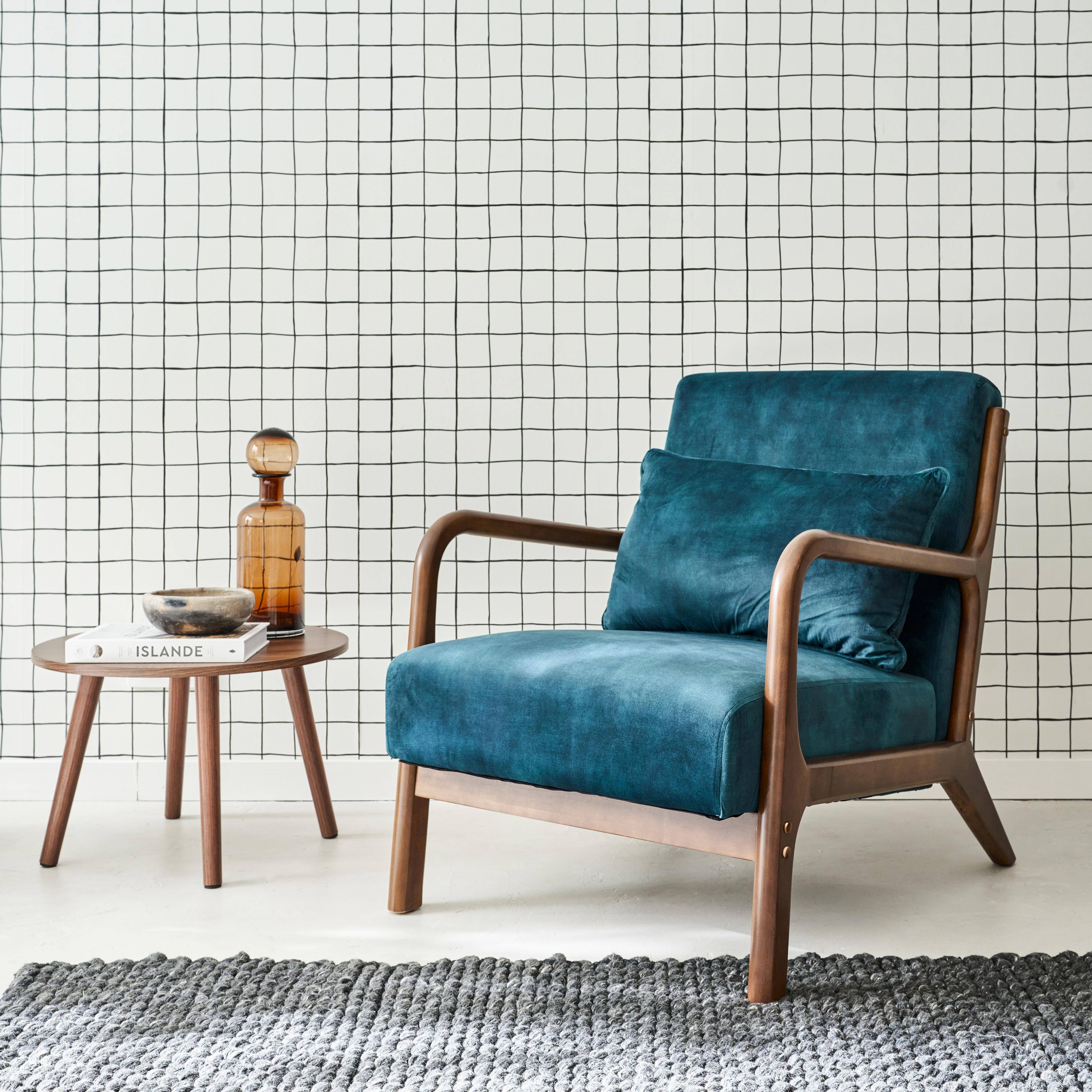 Sessel mit petrolblauem Samtbezug, Beine aus nussbaumfarbenem Hevea-Holz, 1-sitzig gerade fest, skandinavische Zirkelbeine,sweeek,Photo1