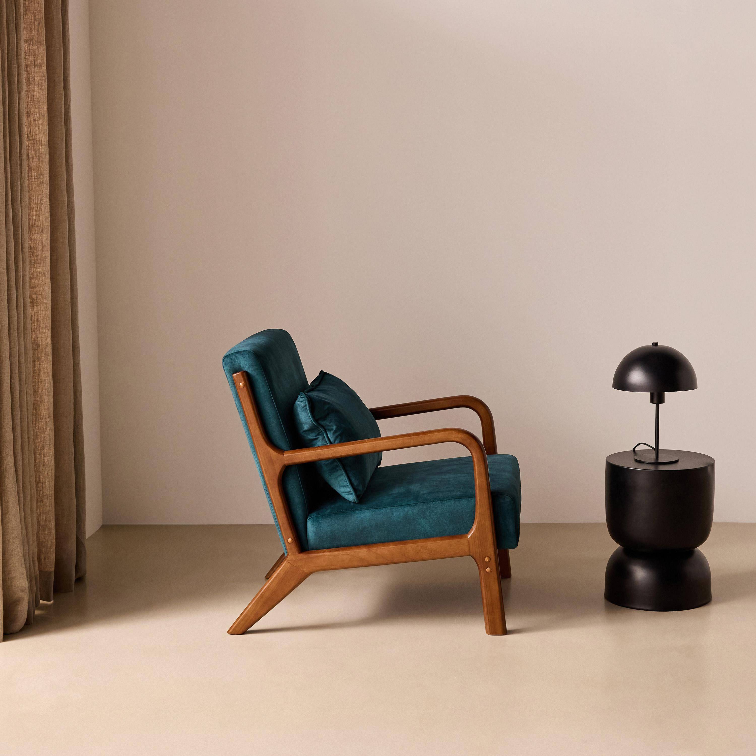 Scandinavische fauteuil met walnootkleurig hout en fluweel eendblauw - Lorens,sweeek,Photo2