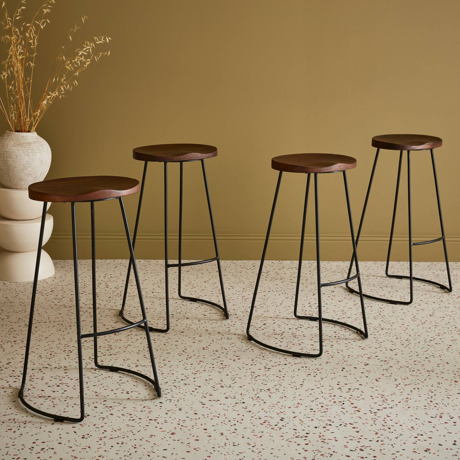 Set of 4 industrial metal and wooden bar stools, 47x40x75cm, Jaya, Light Walnut, Mango wood seat, black metal legs Photo2