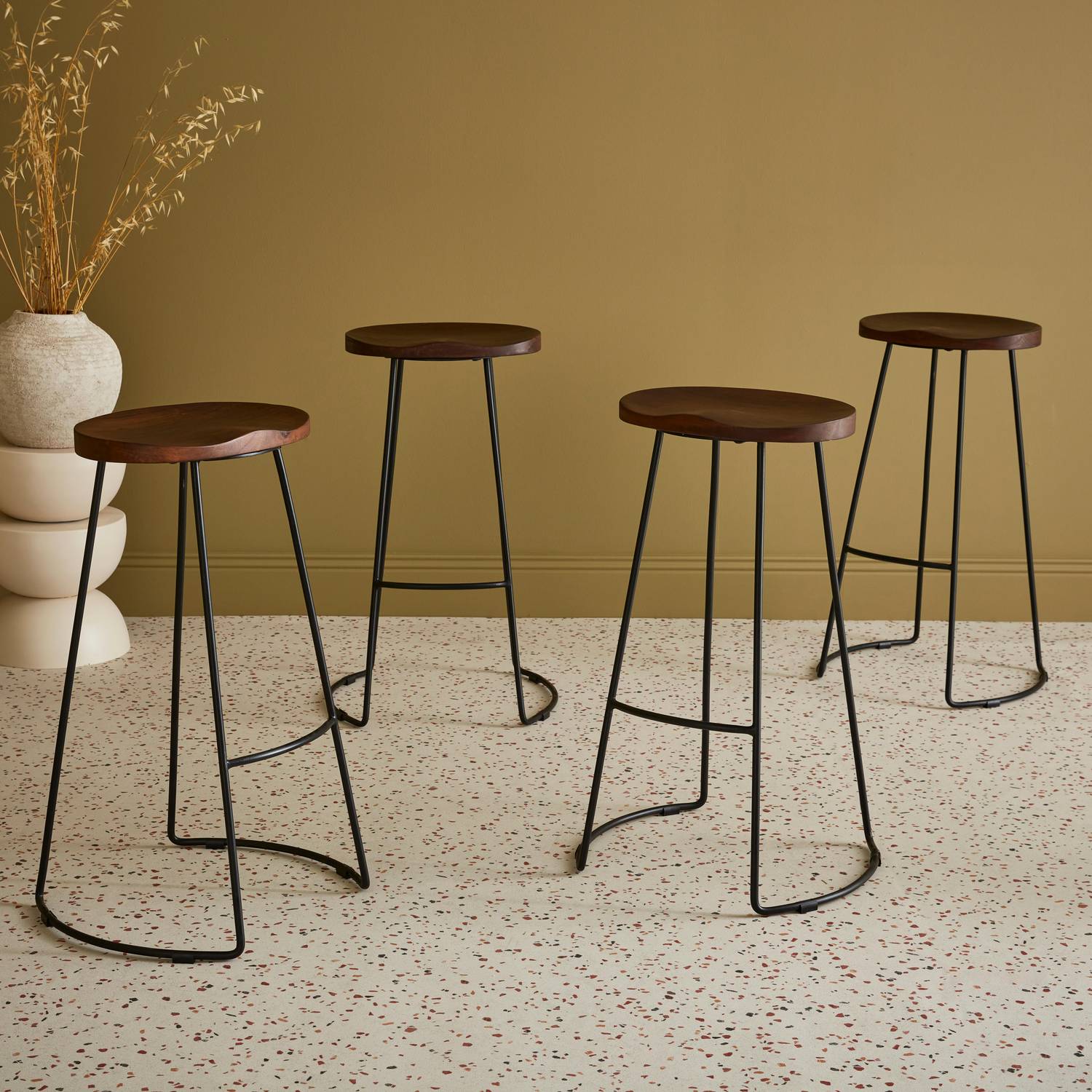 Set of 4 industrial metal and wooden bar stools, 47x40x75cm, Jaya, Light Walnut, Mango wood seat, black metal legs Photo1