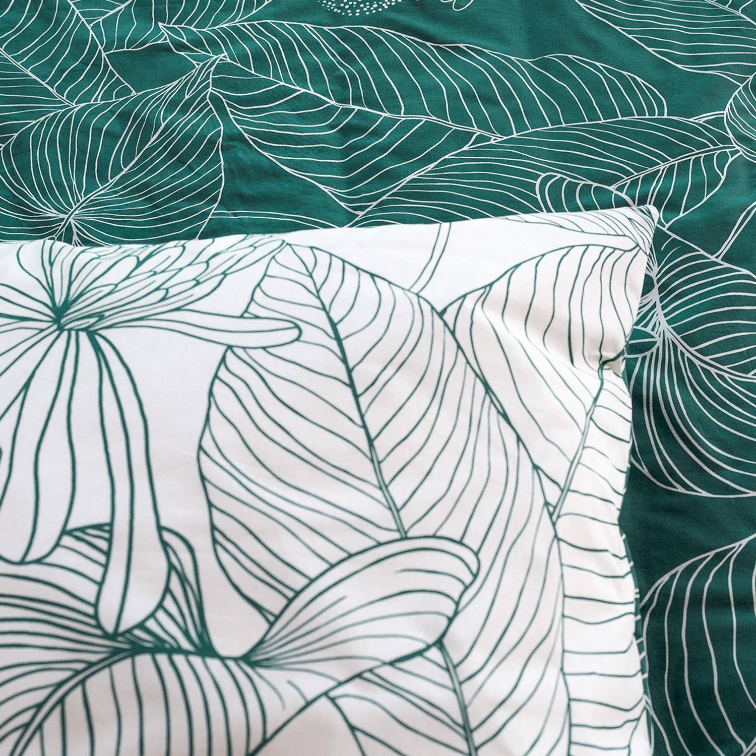 Parure de lit réversible imprimé floral en coton adouci, Selvia, 1 housse de couette, deux taies d'oreiller 240x220cm,sweeek,Photo3