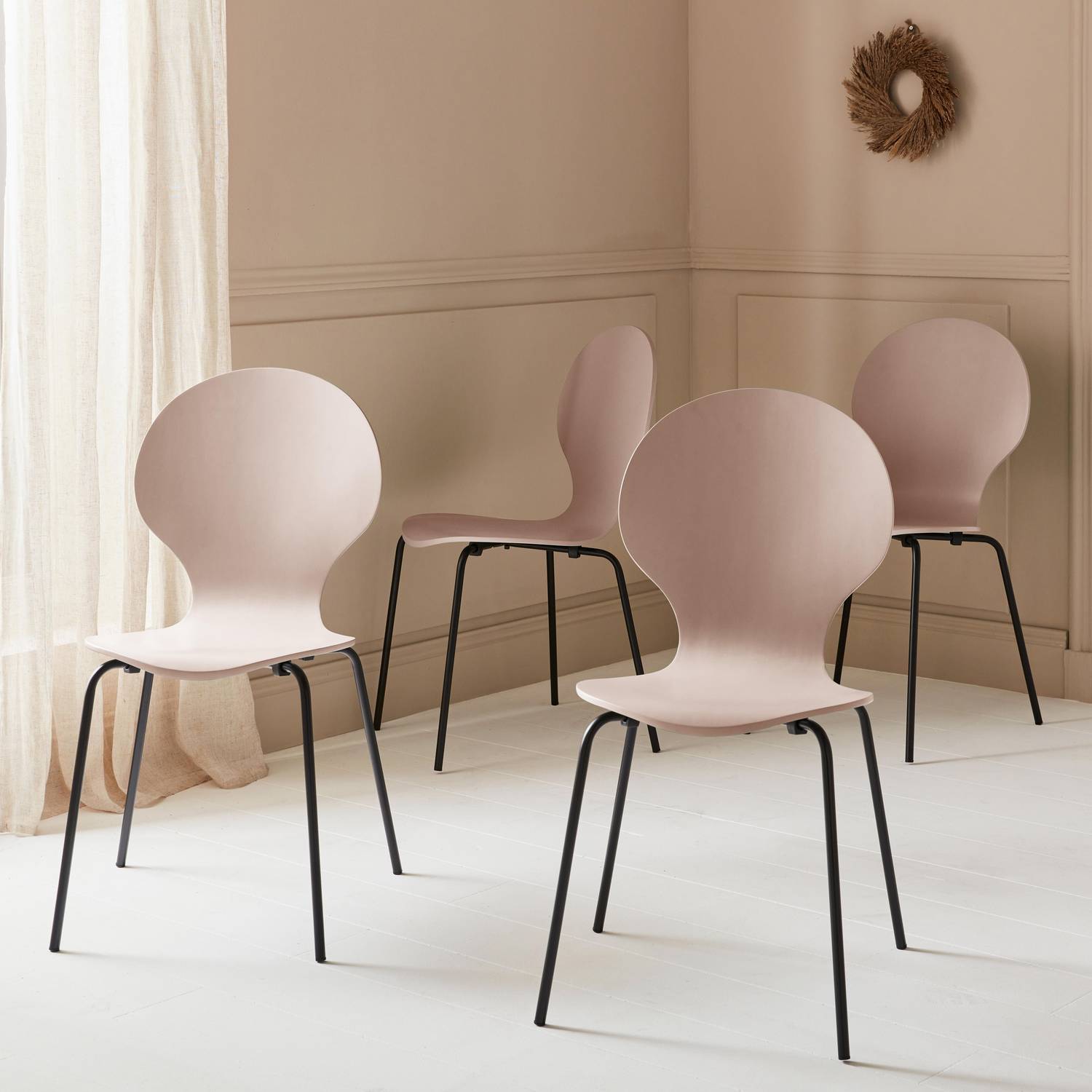 Set of 4 stackable Retro Chairs, Wood and Plywood, L43xW48xH87cm, pink Photo2