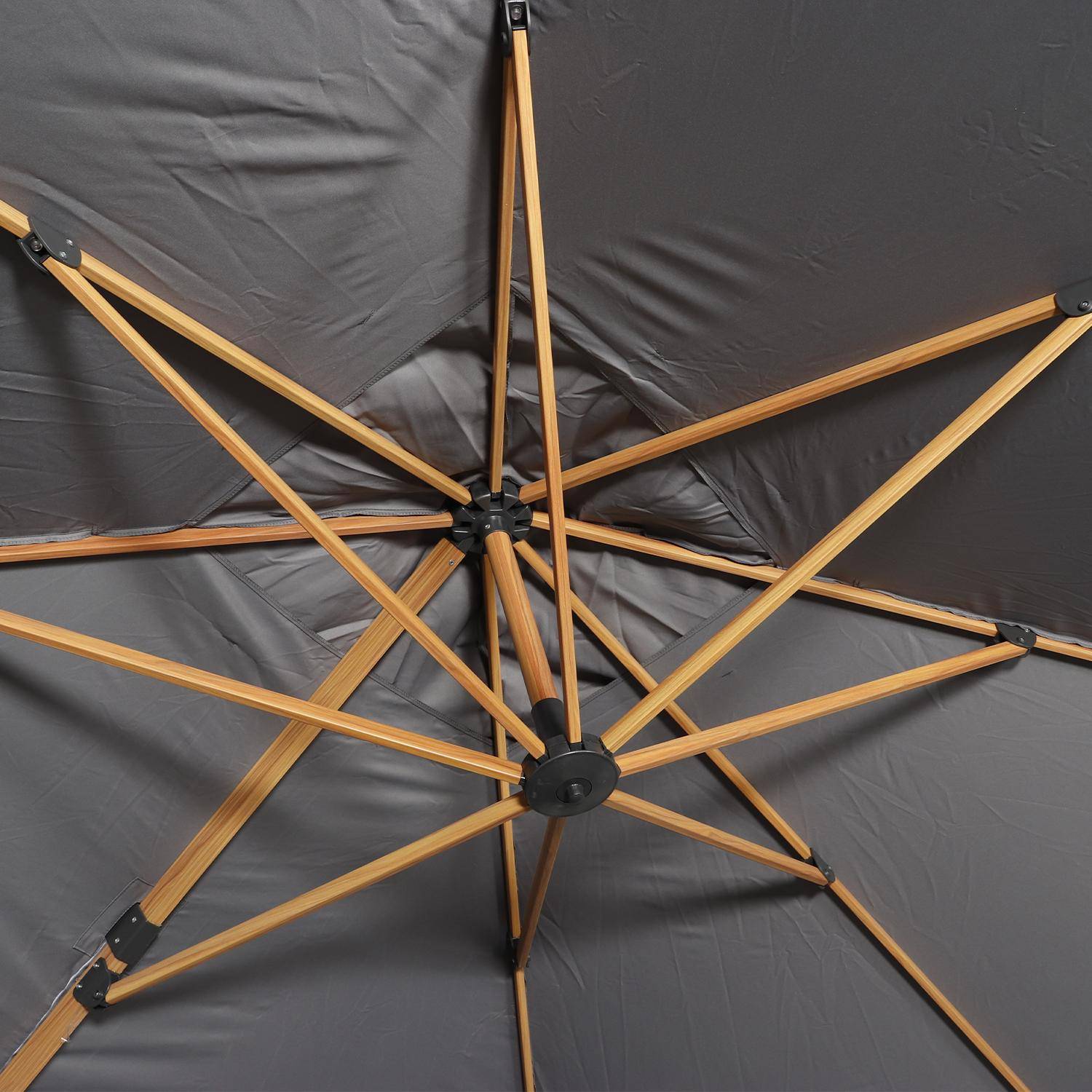 Rechthoekige grijze parasol 3x4m, paal met houteffect, verzwaarde tegels 50x50cm Photo6