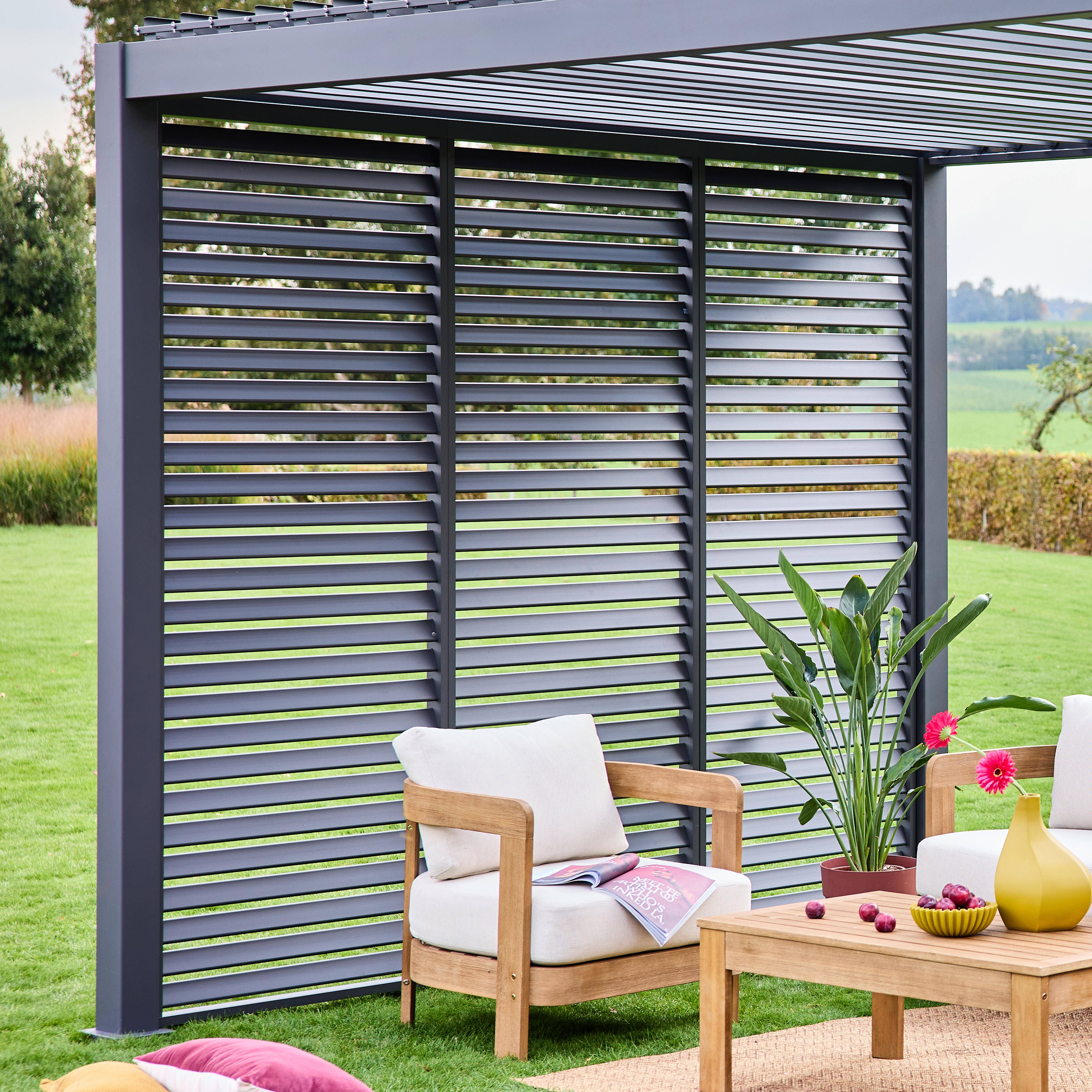 Pergola bioclimatique Triomphe 3x4 + 3 persiennes 100cm pour le côté de 3m, panneau brise vue, L 400 x P 300 x H 250 cm Photo2