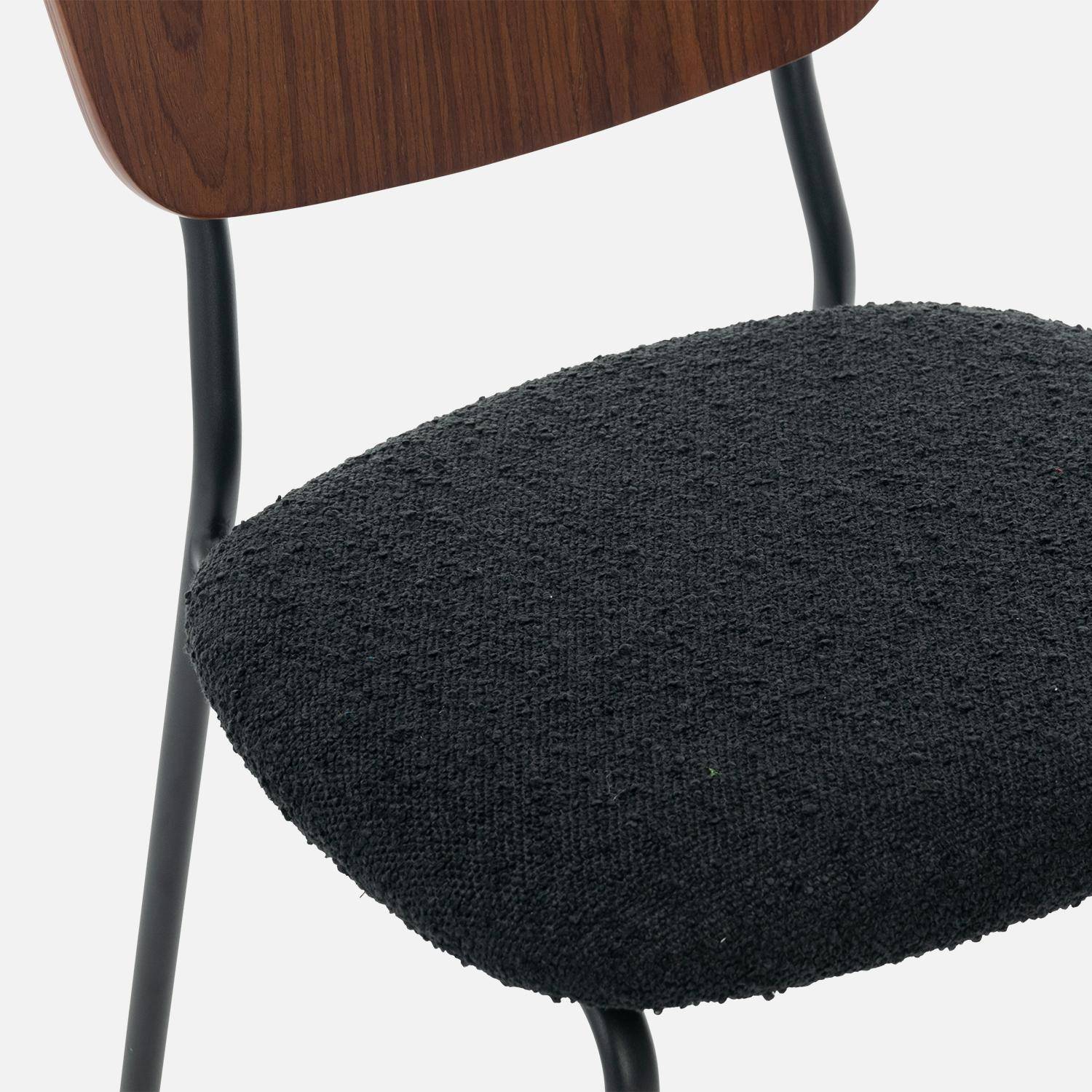2er Set Stühle mit strukturiertem Bouclé-Sitz in schwarz, Rückenlehne aus gebogenem Pappelholz, Beine aus mattschwarzem Metall Photo6