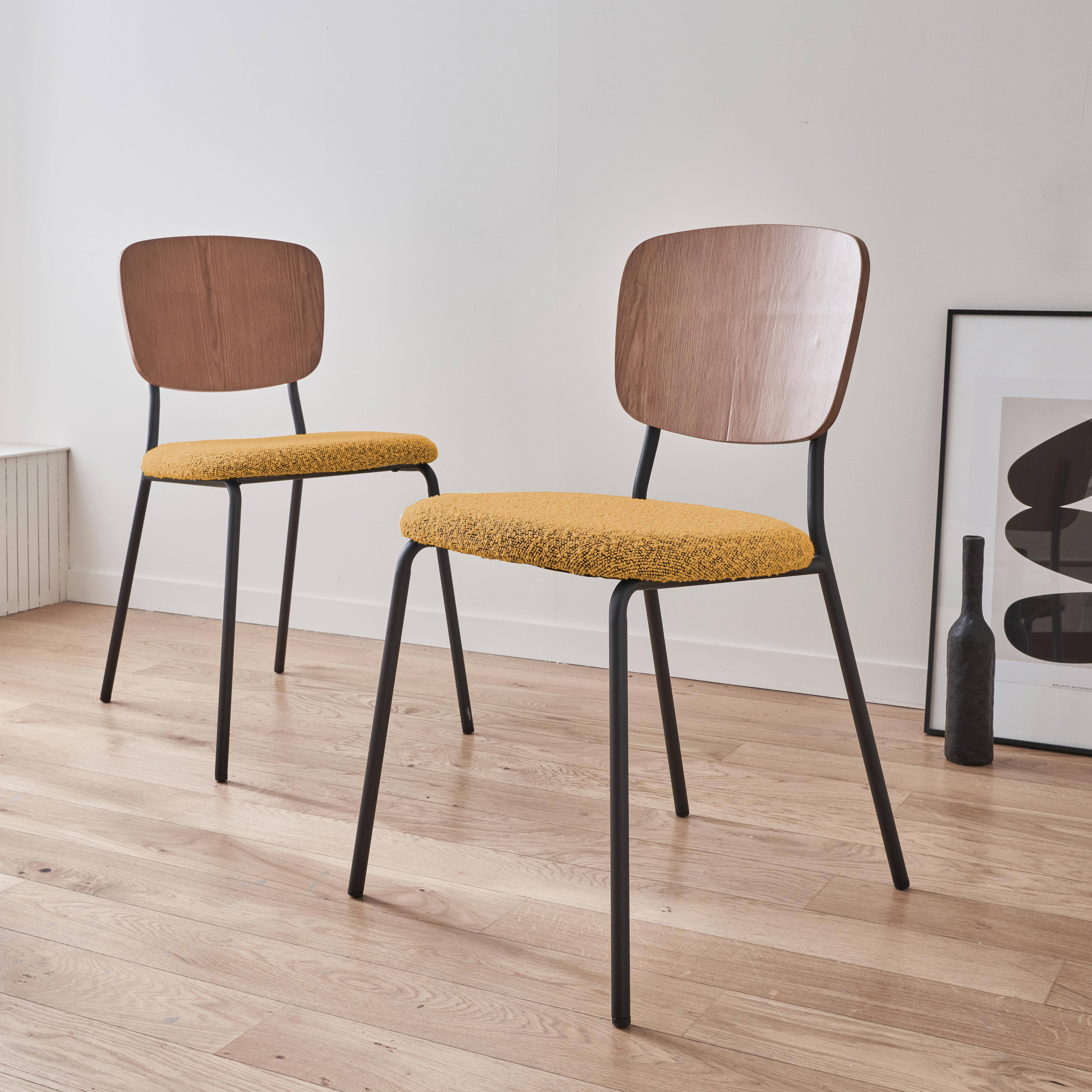 Lot de 2 chaises assise bouclette texturée moutarde, dossier bois de peuplier courbé, pieds en métal noir mat Photo1