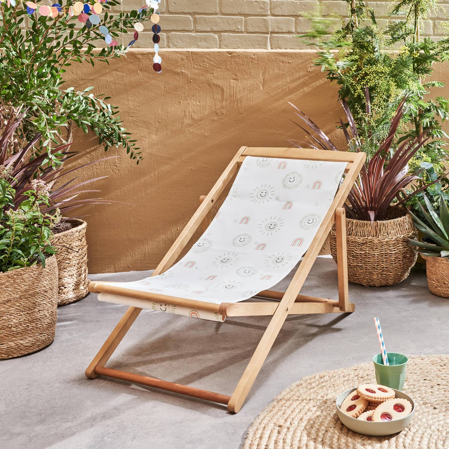 Chilienne pour enfant en bois d'eucalyptus FSC, tissu blanc avec motif soleil, salon de jardin enfant  Photo1