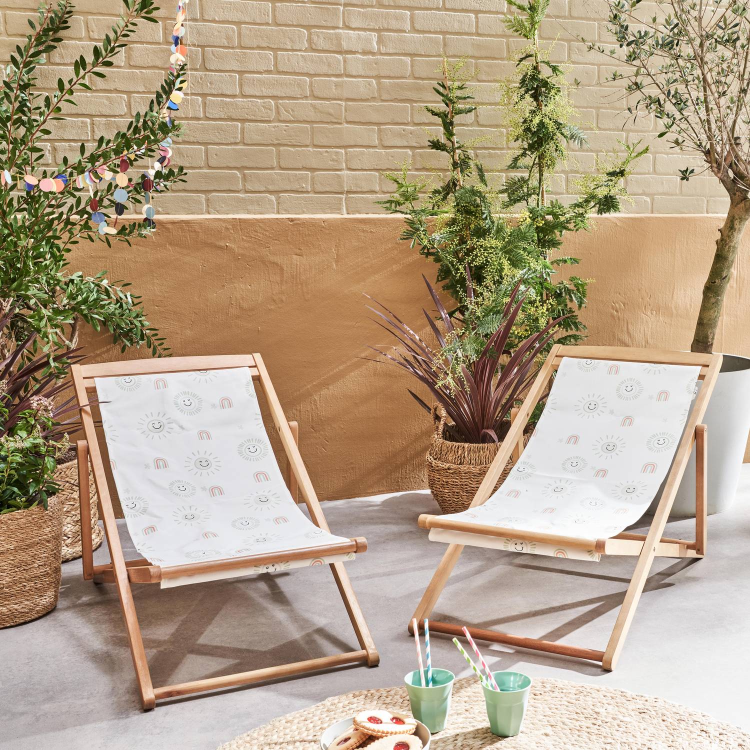 Set di 2 sedie a sdraio in legno di eucalipto FSC per bambini, tessuto bianco con motivo del sole Photo1