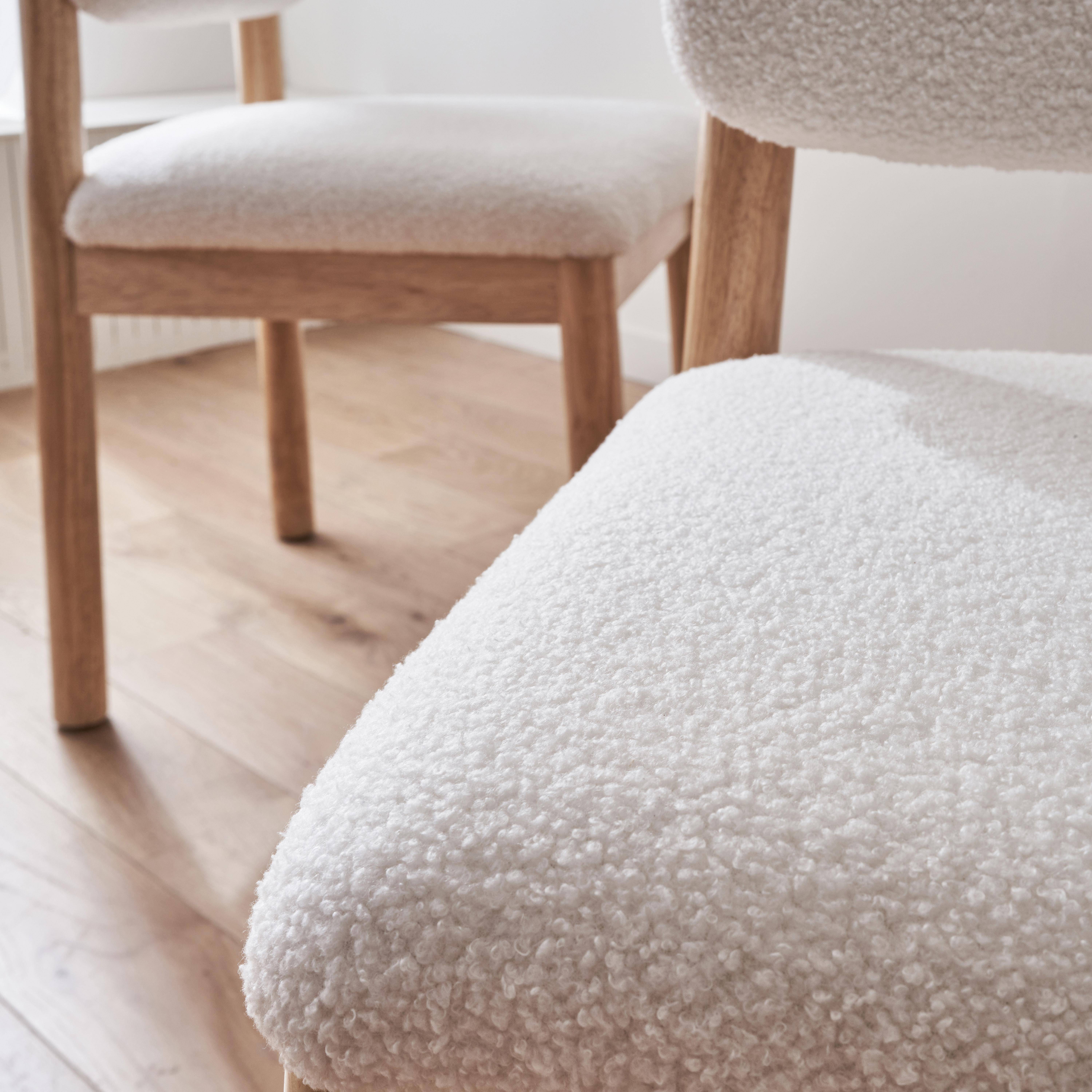 Set van 2 Scandinavische stoelen met poten van heveahout en bouclé bekleding,sweeek,Photo3