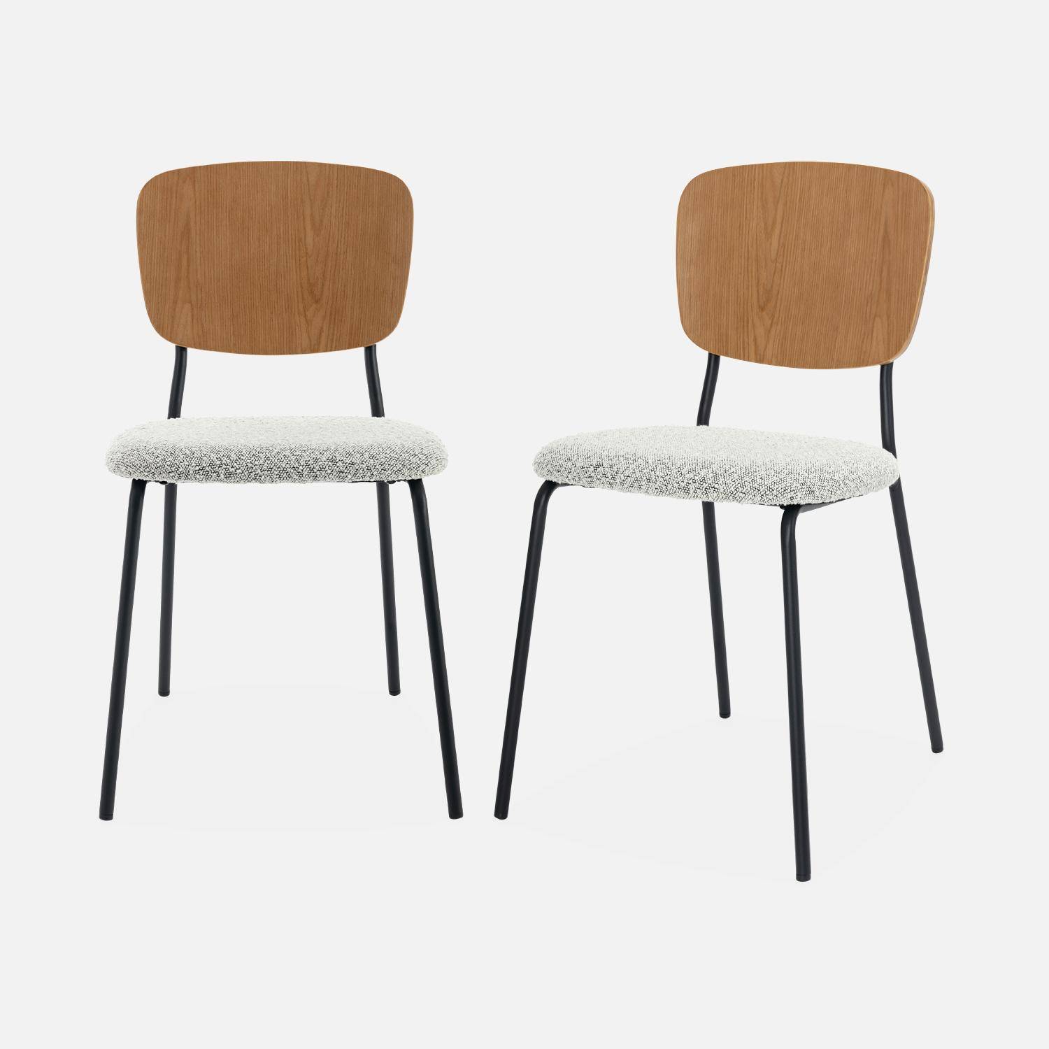2er Set Stühle mit strukturiertem Bouclé-Sitz in weiß, Rückenlehne aus gewölbtem Pappelholz, Beine aus mattschwarzem Metall Photo3