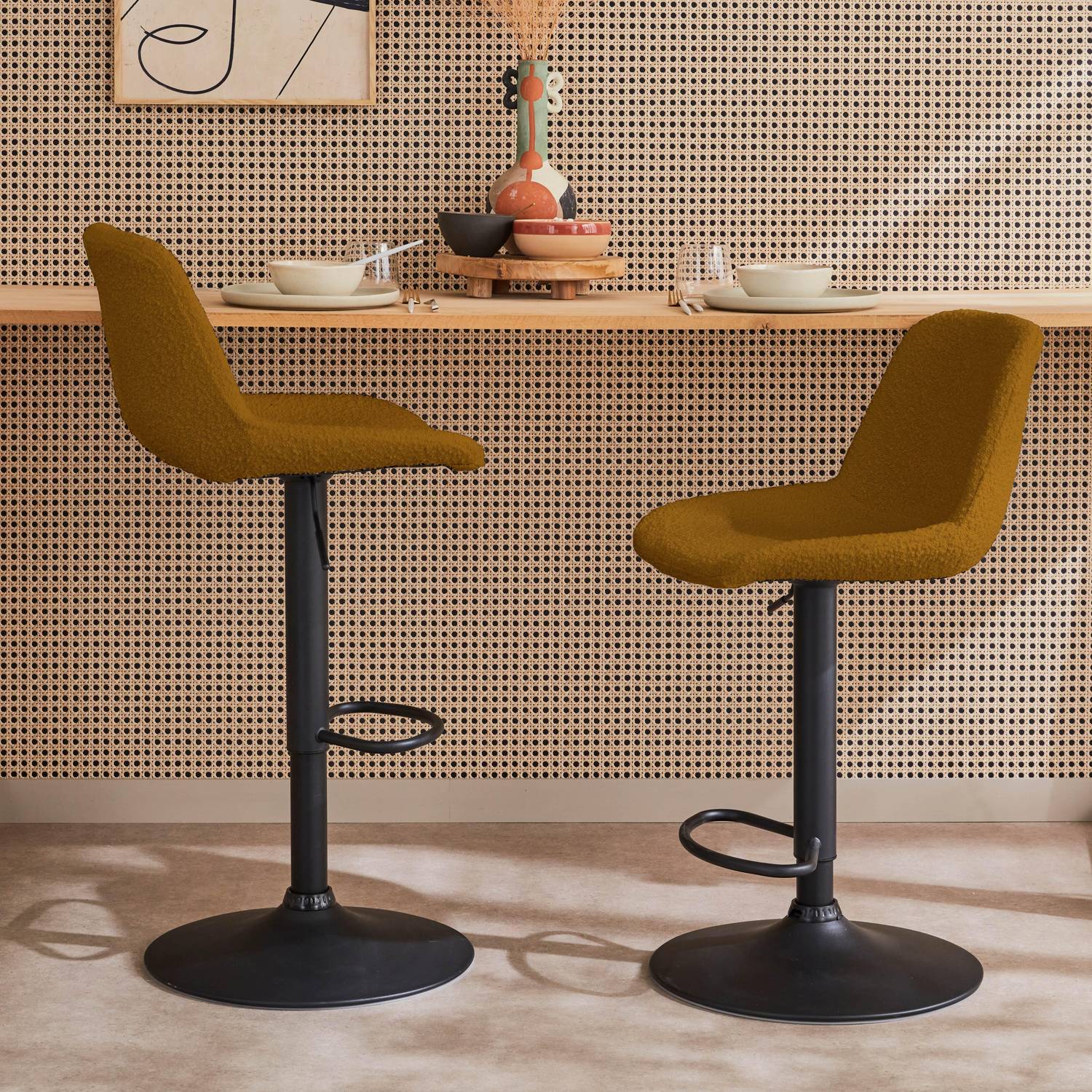 Set di 2 sgabelli da bar regolabili - Noah - sedile colore marrone mostarda bouclé - altezza regolabile 60,5/81,5 cm , poggiapiedi Photo1